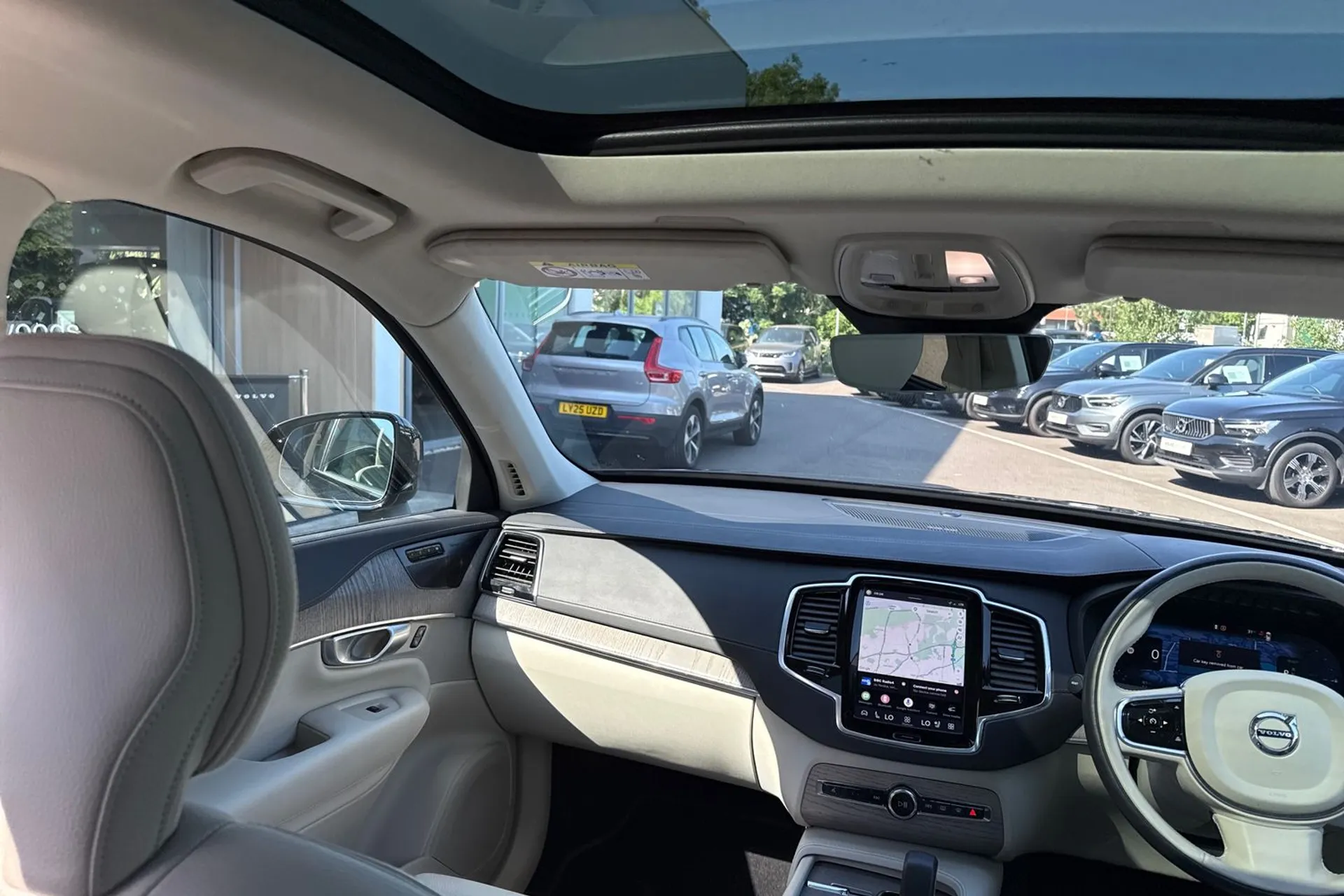 Volvo XC90 thumbnail image number 35