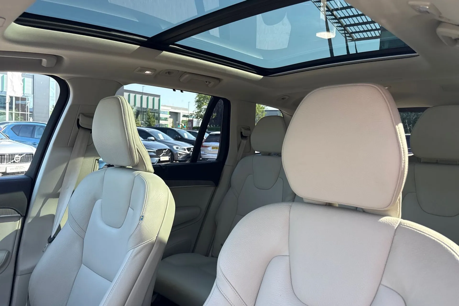 Volvo XC90 thumbnail image number 32