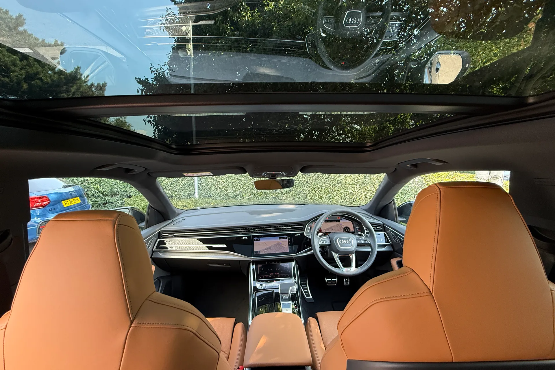 Audi RS Q8 thumbnail image number 3