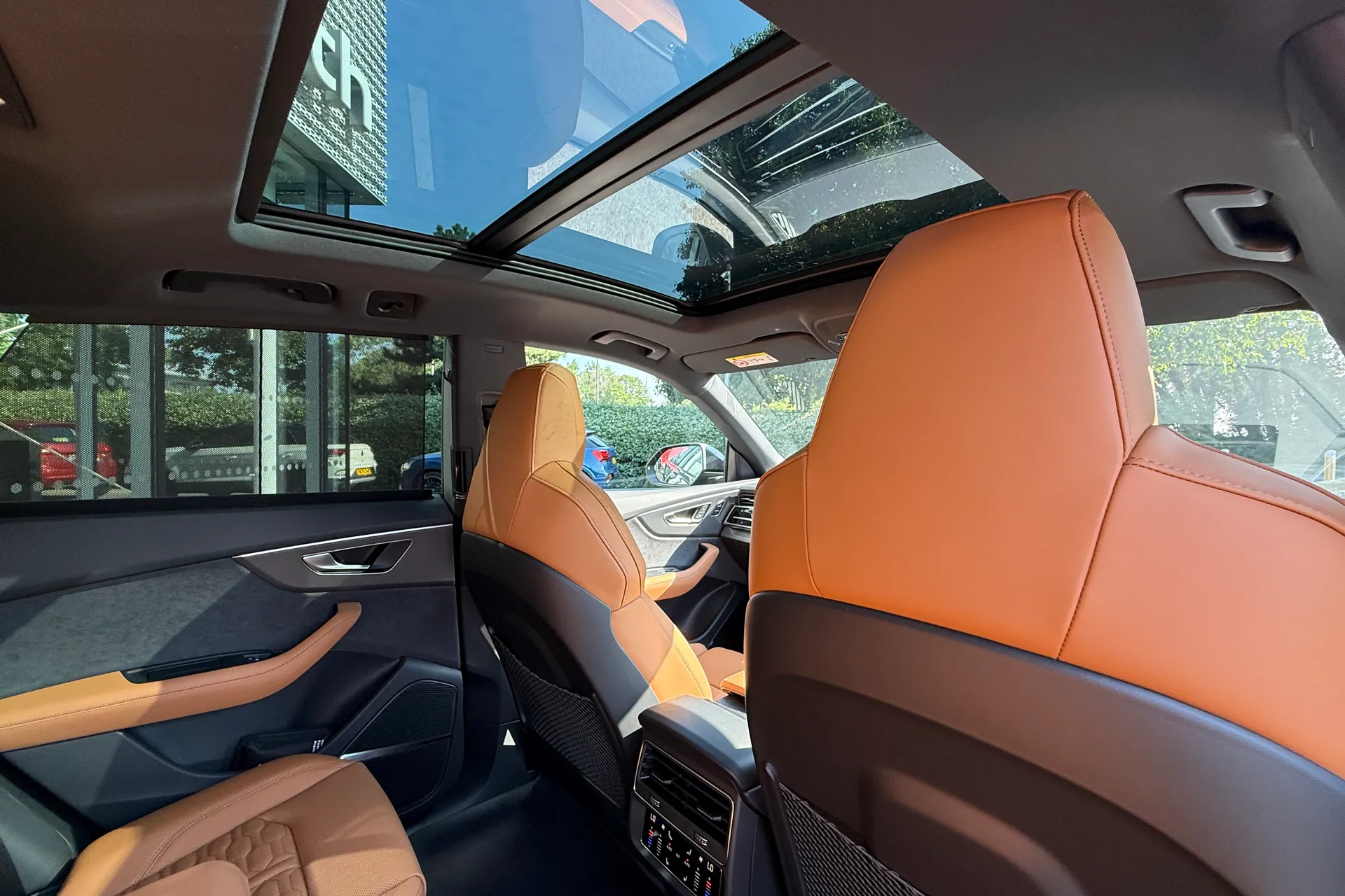 Audi RS Q8 thumbnail image number 45