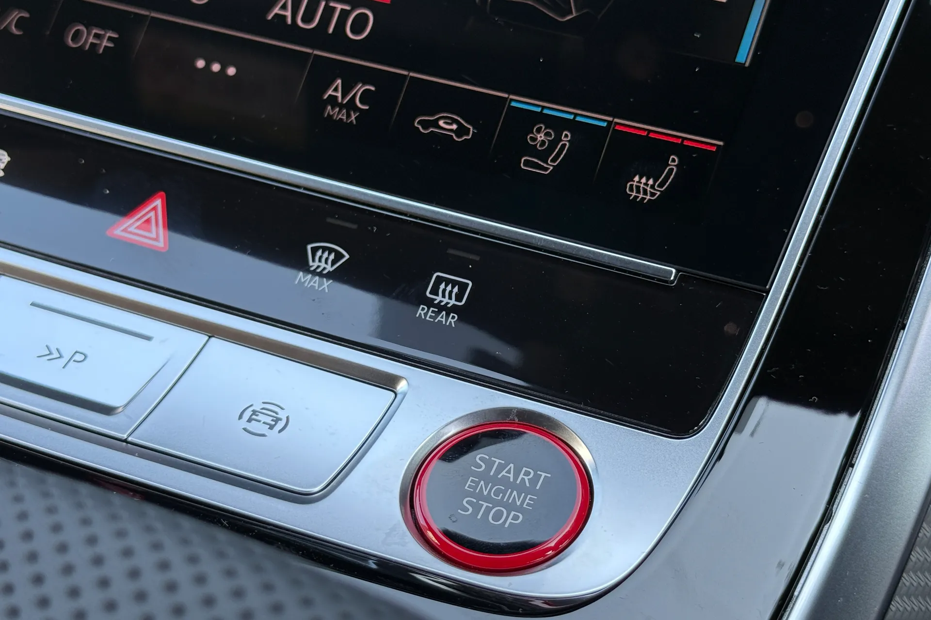 Audi RS Q8 thumbnail image number 34