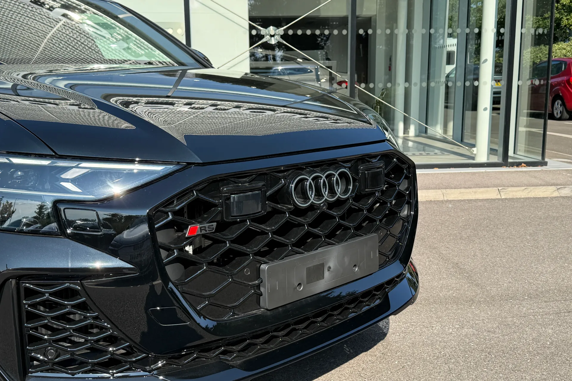 Audi RS Q8 thumbnail image number 14