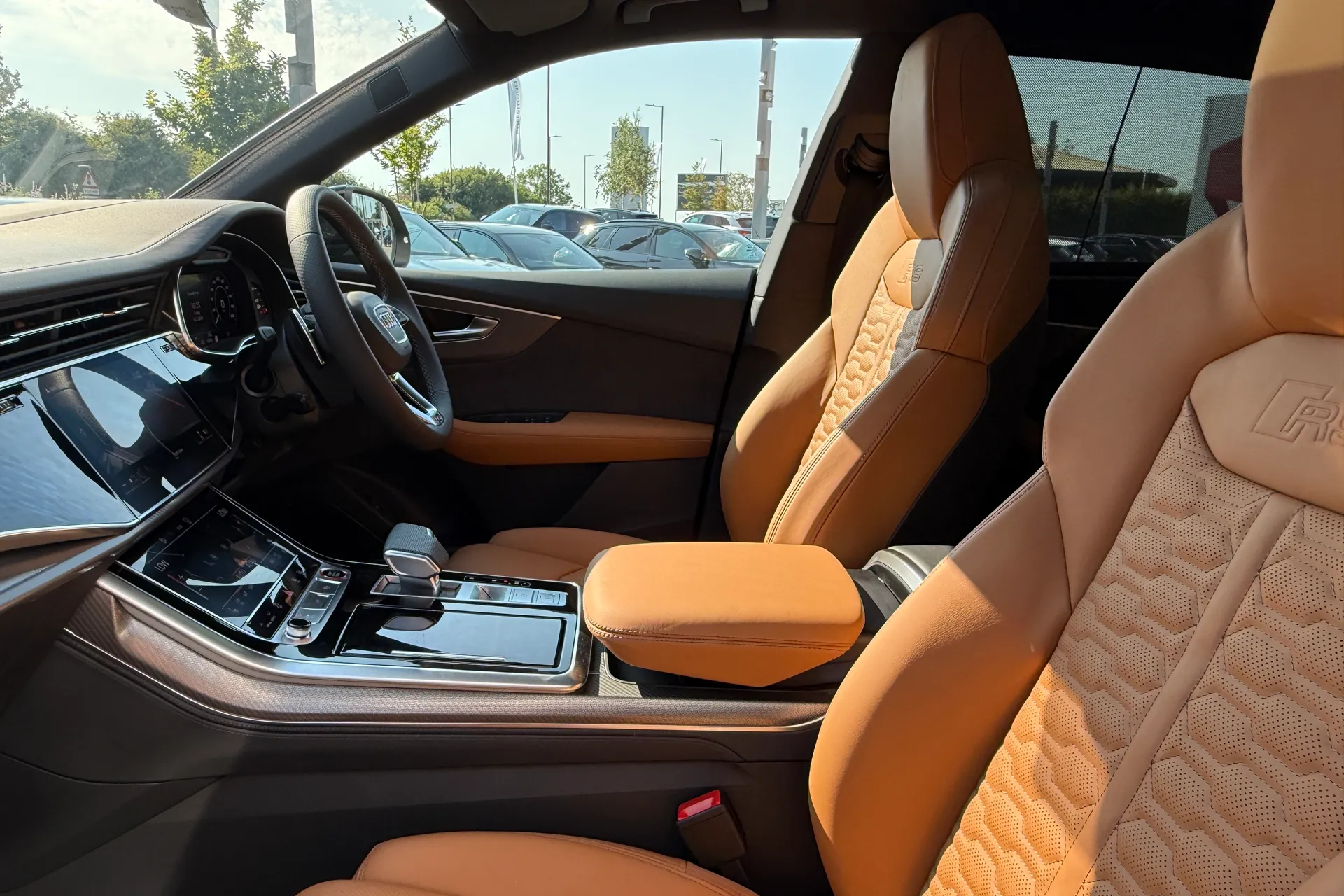 Audi RS Q8 thumbnail image number 50