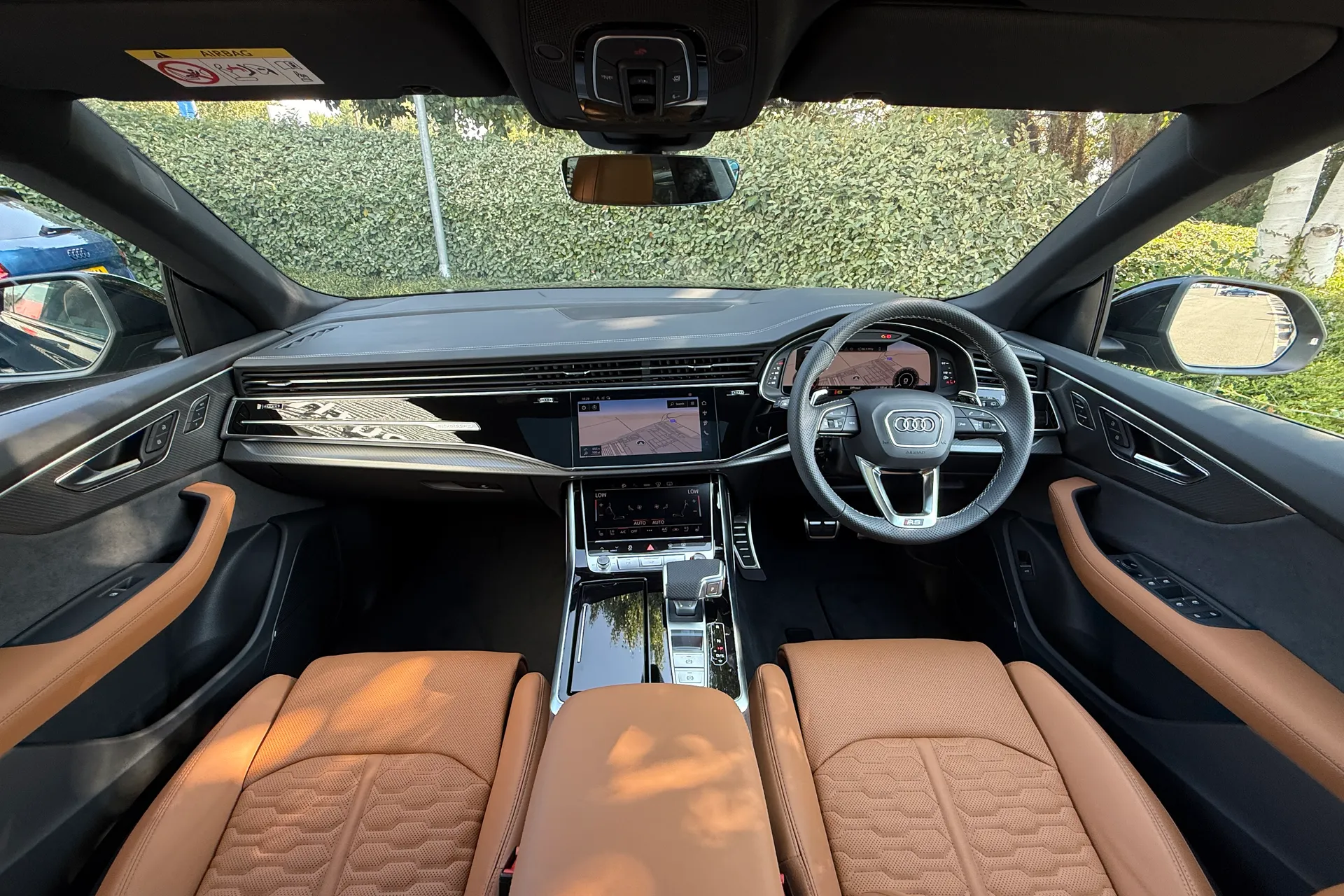 Audi RS Q8 thumbnail image number 11