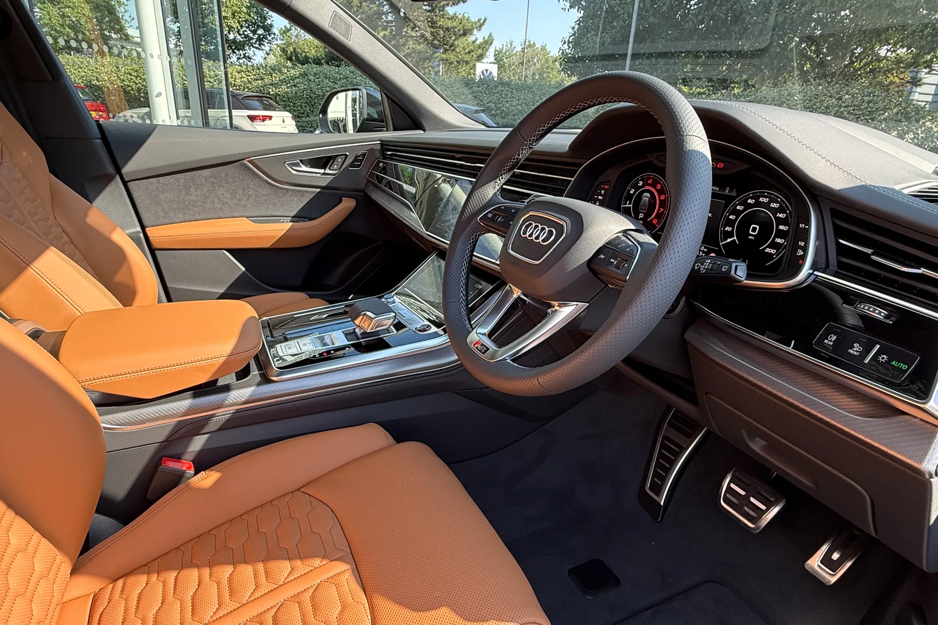 Audi RS Q8 thumbnail image number 33