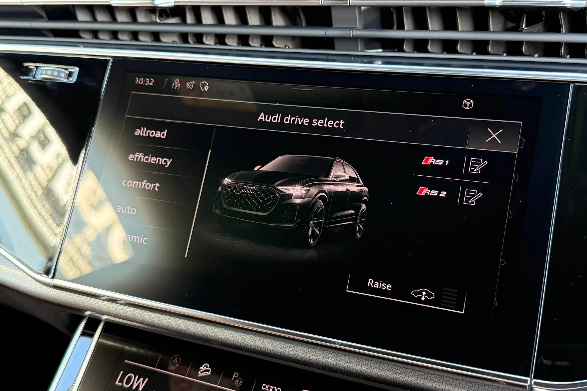 Audi RS Q8 thumbnail image number 15