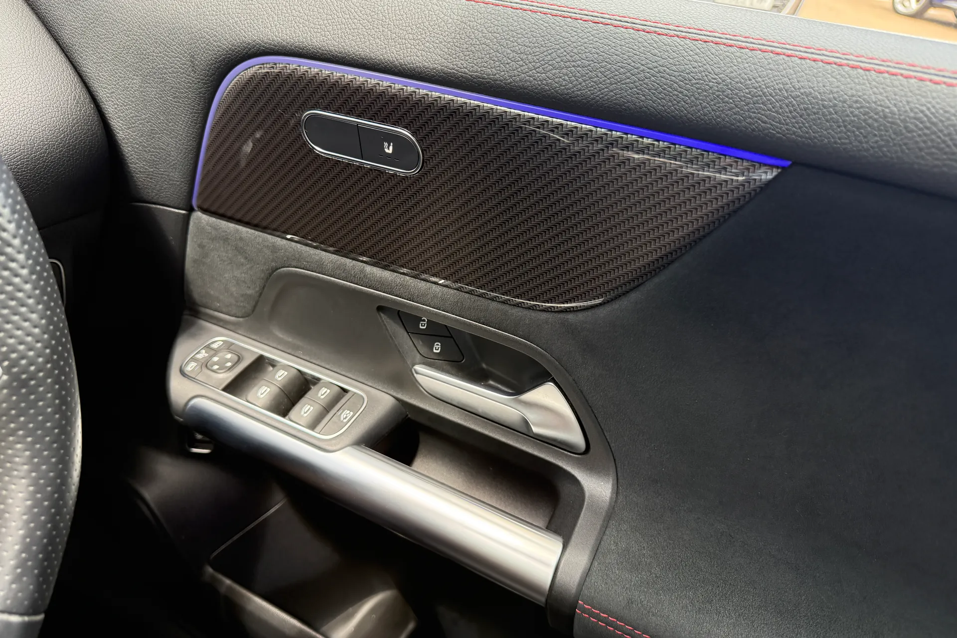 MERCEDES-BENZ GLA thumbnail image number 26
