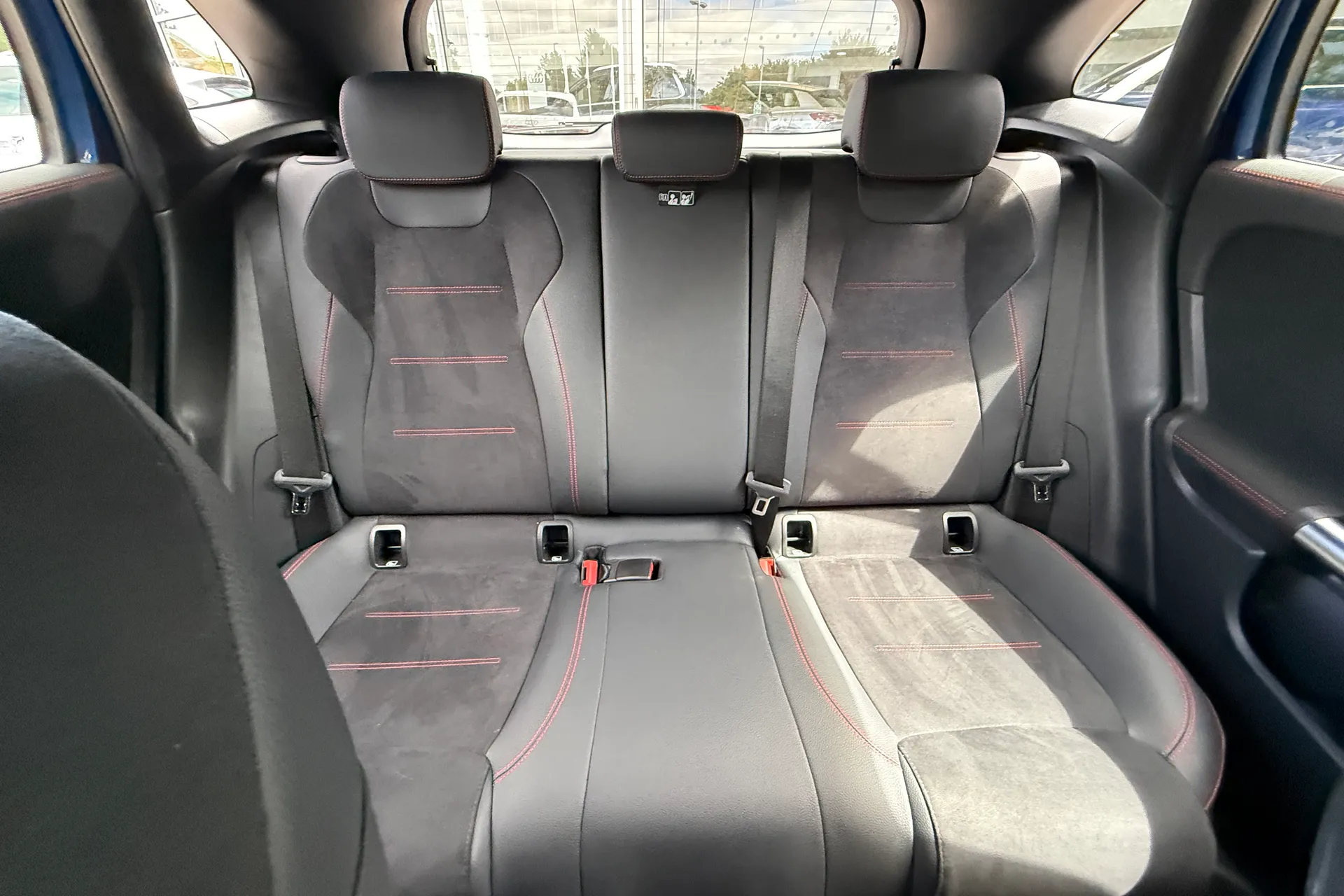 MERCEDES-BENZ GLA thumbnail image number 25