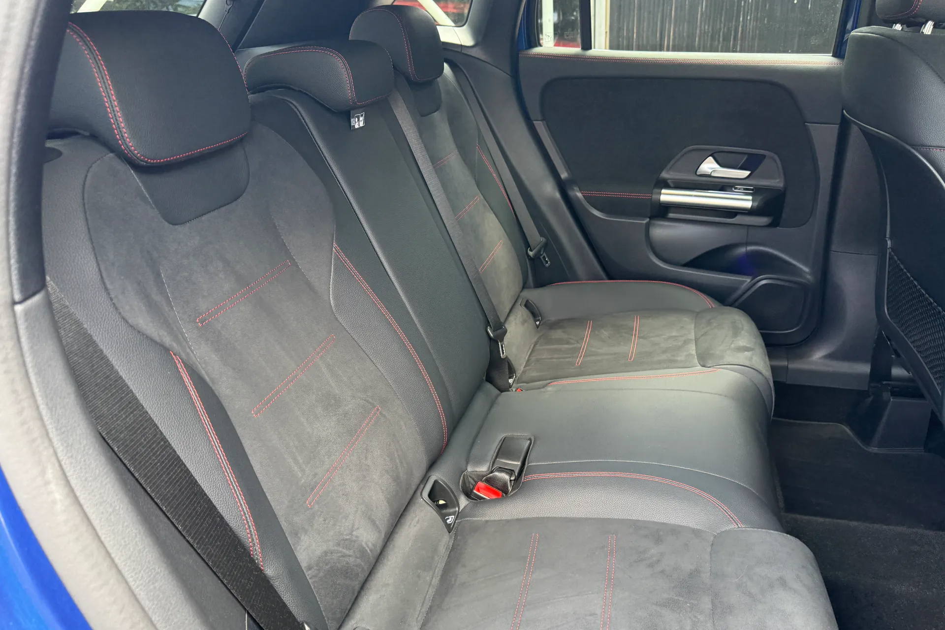MERCEDES-BENZ GLA thumbnail image number 32