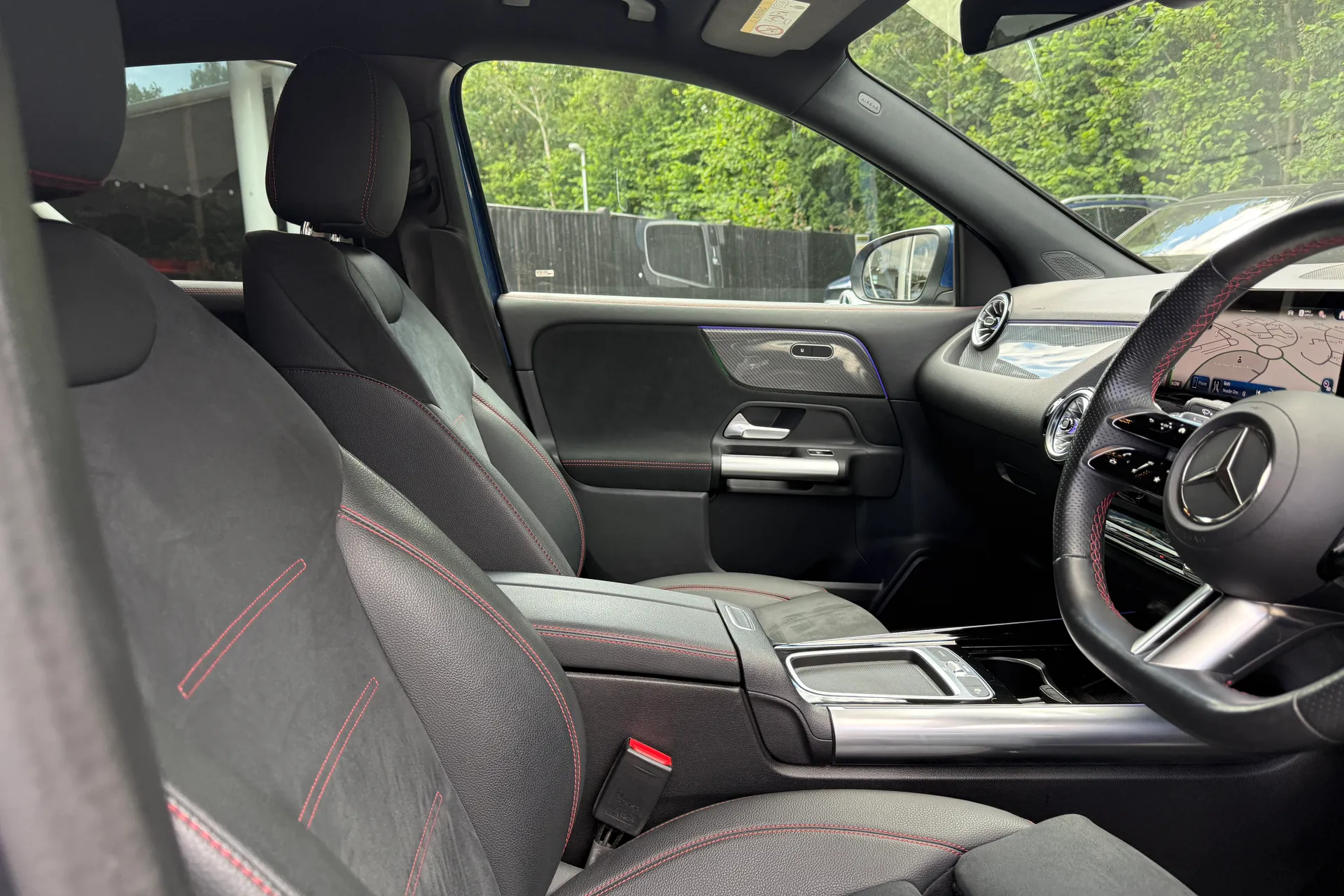 MERCEDES-BENZ GLA thumbnail image number 29