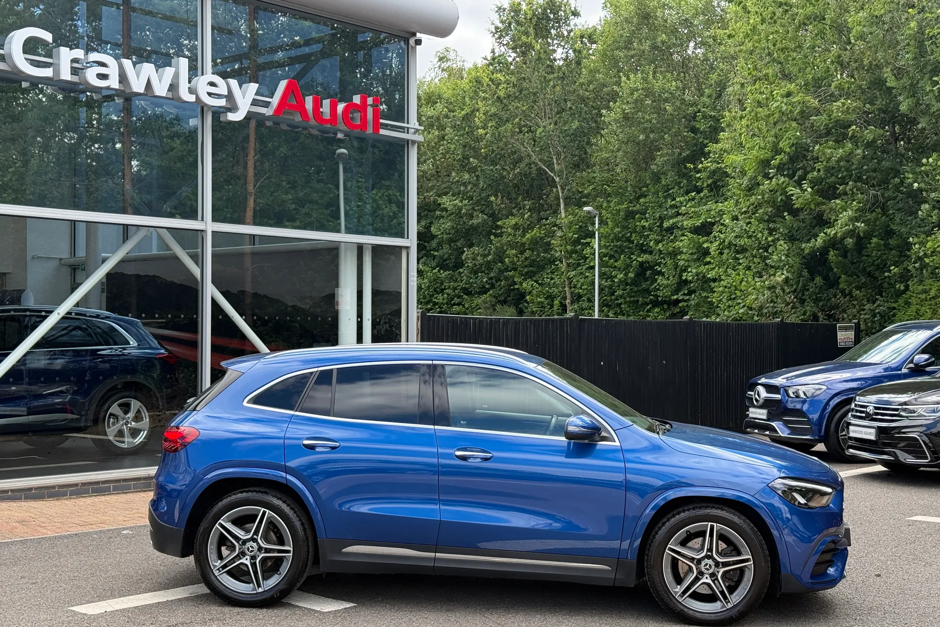 MERCEDES-BENZ GLA thumbnail image number 2