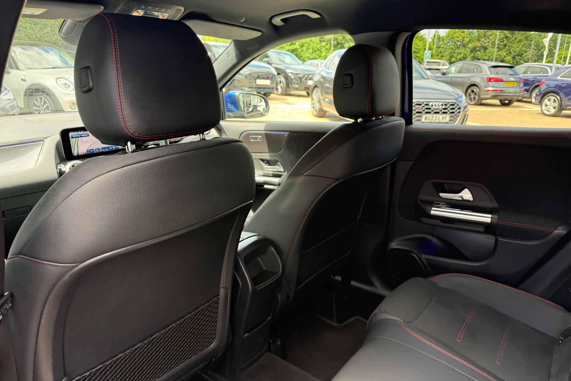 MERCEDES-BENZ GLA thumbnail image number 50