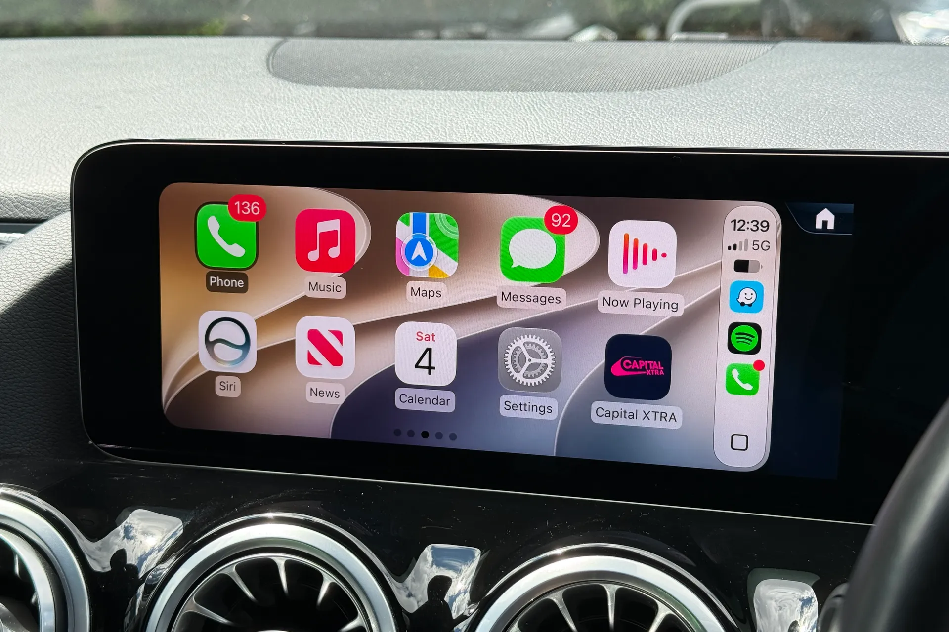 MERCEDES-BENZ GLA thumbnail image number 7