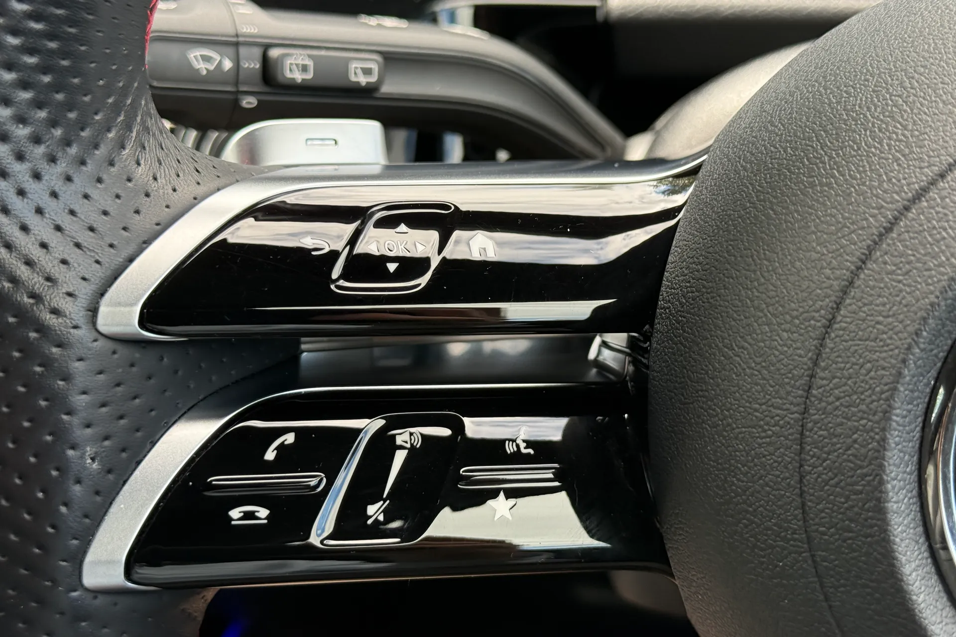 MERCEDES-BENZ GLA thumbnail image number 22