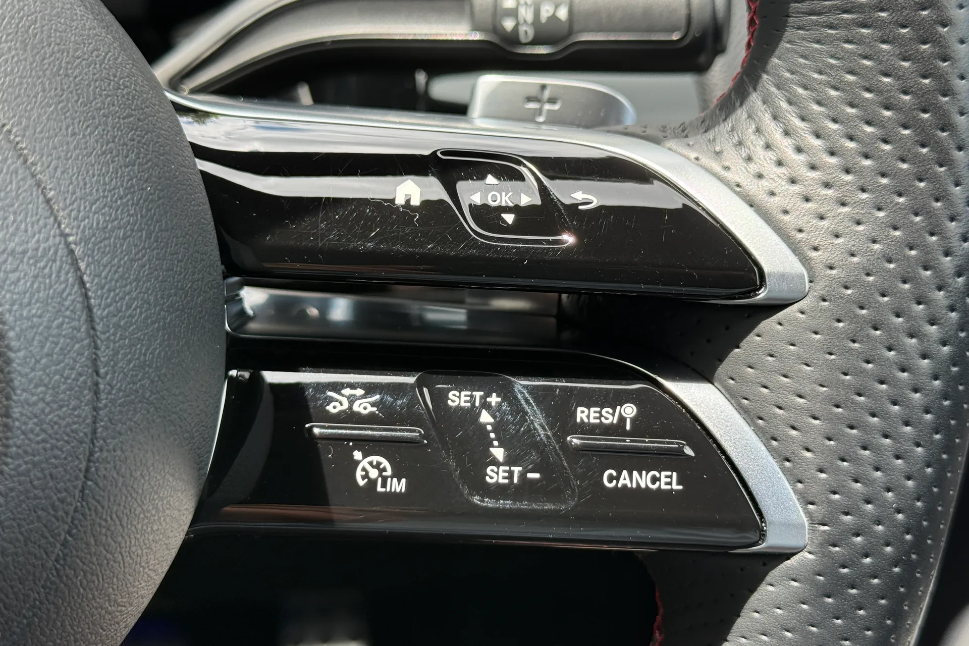 MERCEDES-BENZ GLA thumbnail image number 23