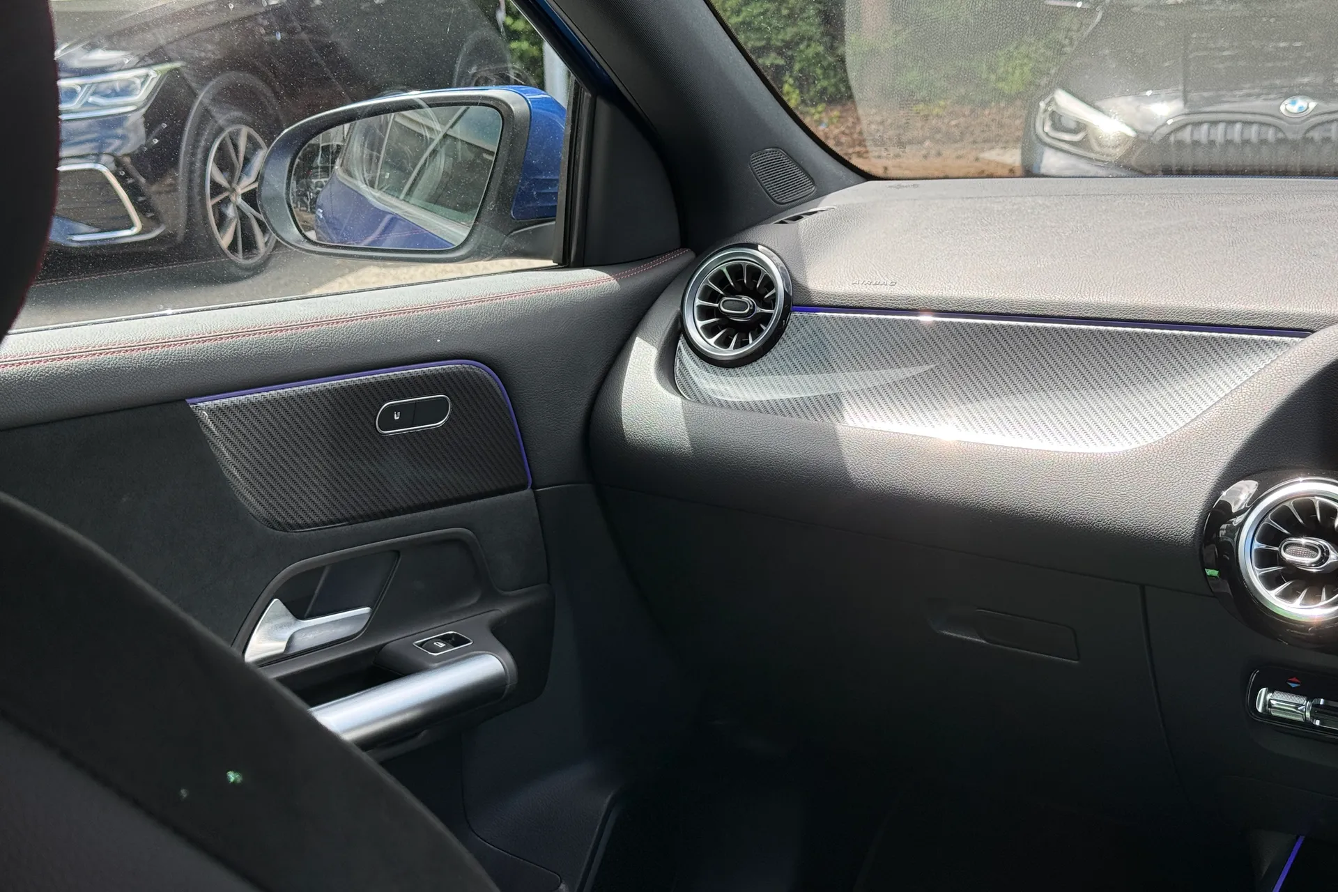 MERCEDES-BENZ GLA thumbnail image number 35