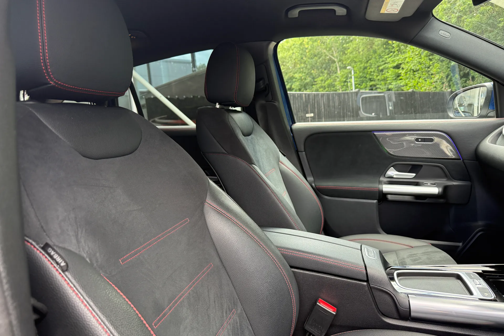 MERCEDES-BENZ GLA thumbnail image number 28
