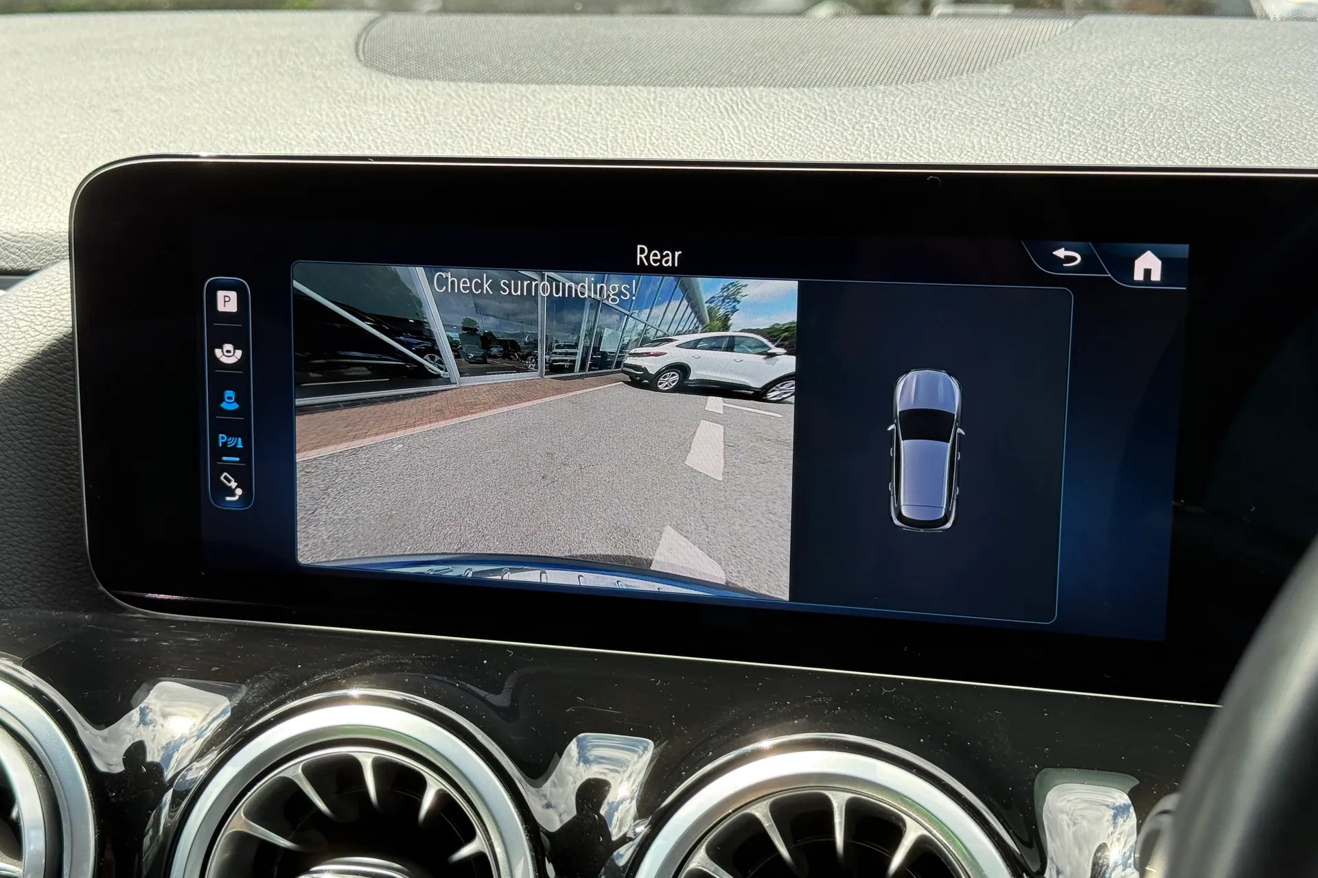 MERCEDES-BENZ GLA thumbnail image number 4