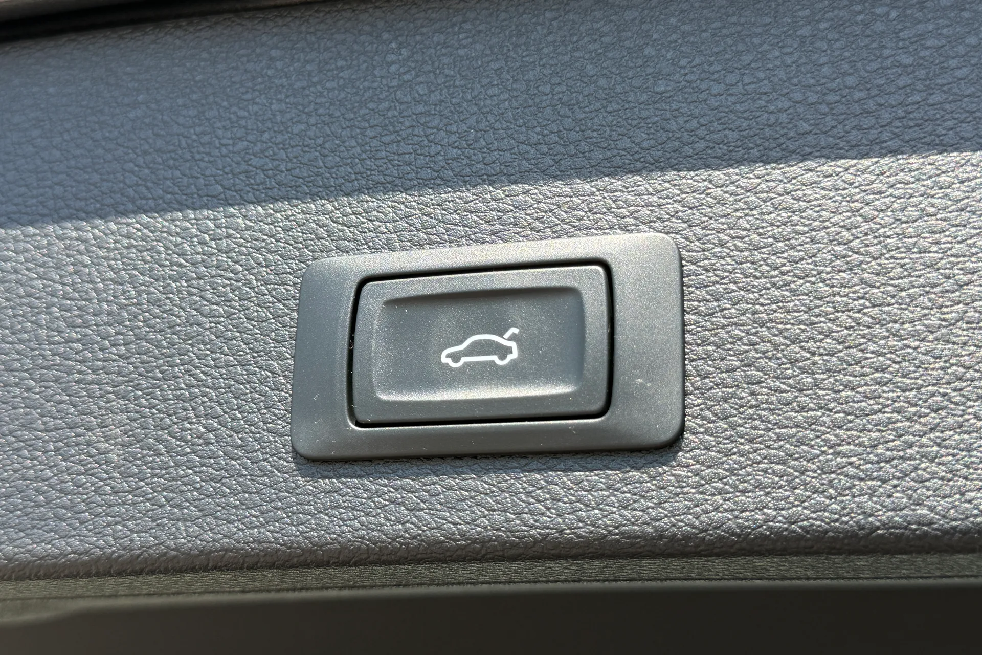 Audi Q2 thumbnail image number 35