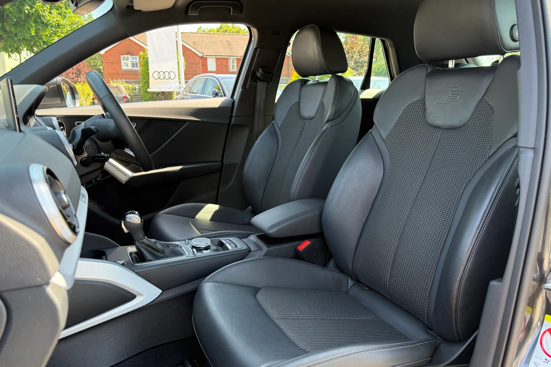 Audi Q2 thumbnail image number 28