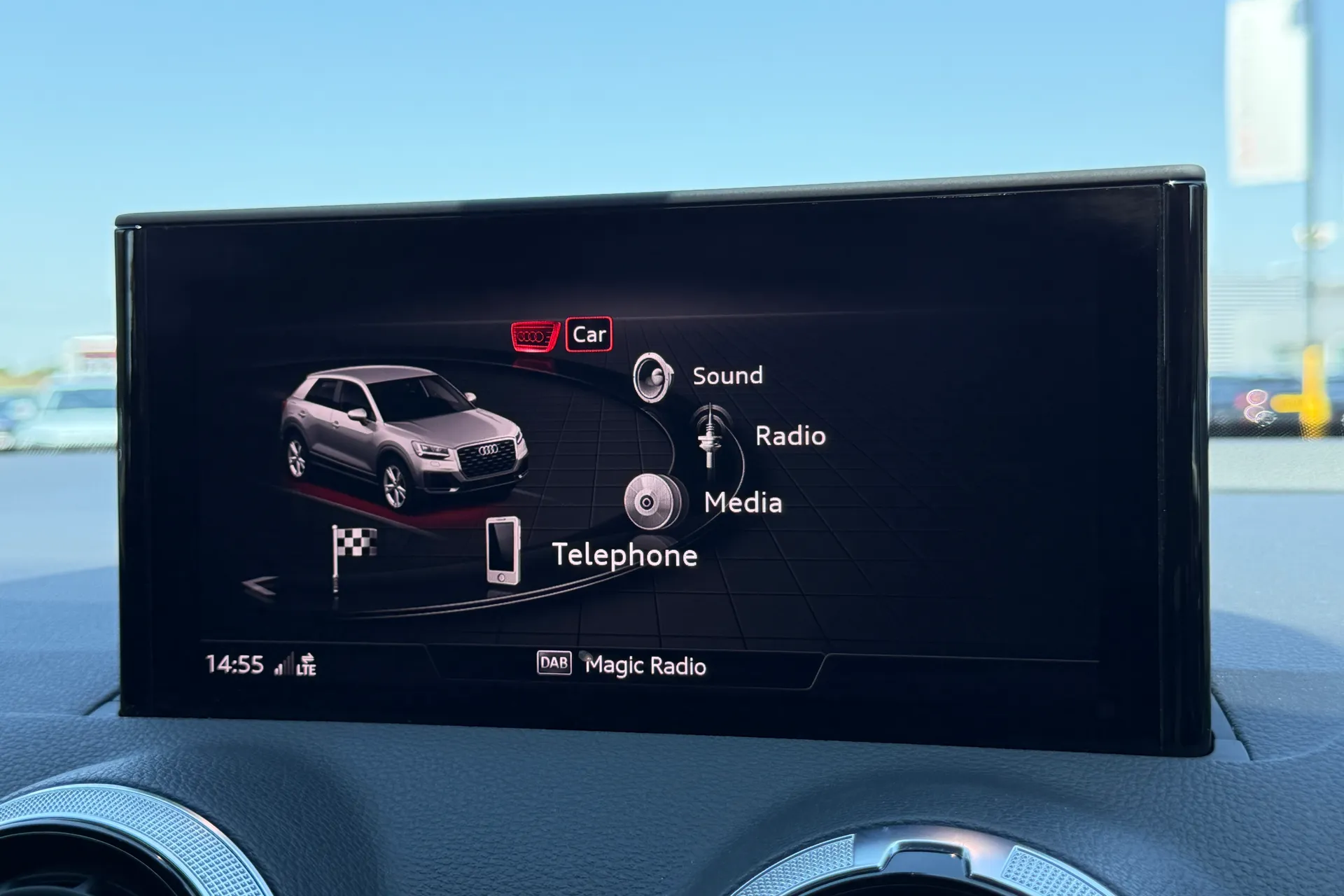 Audi Q2 thumbnail image number 10