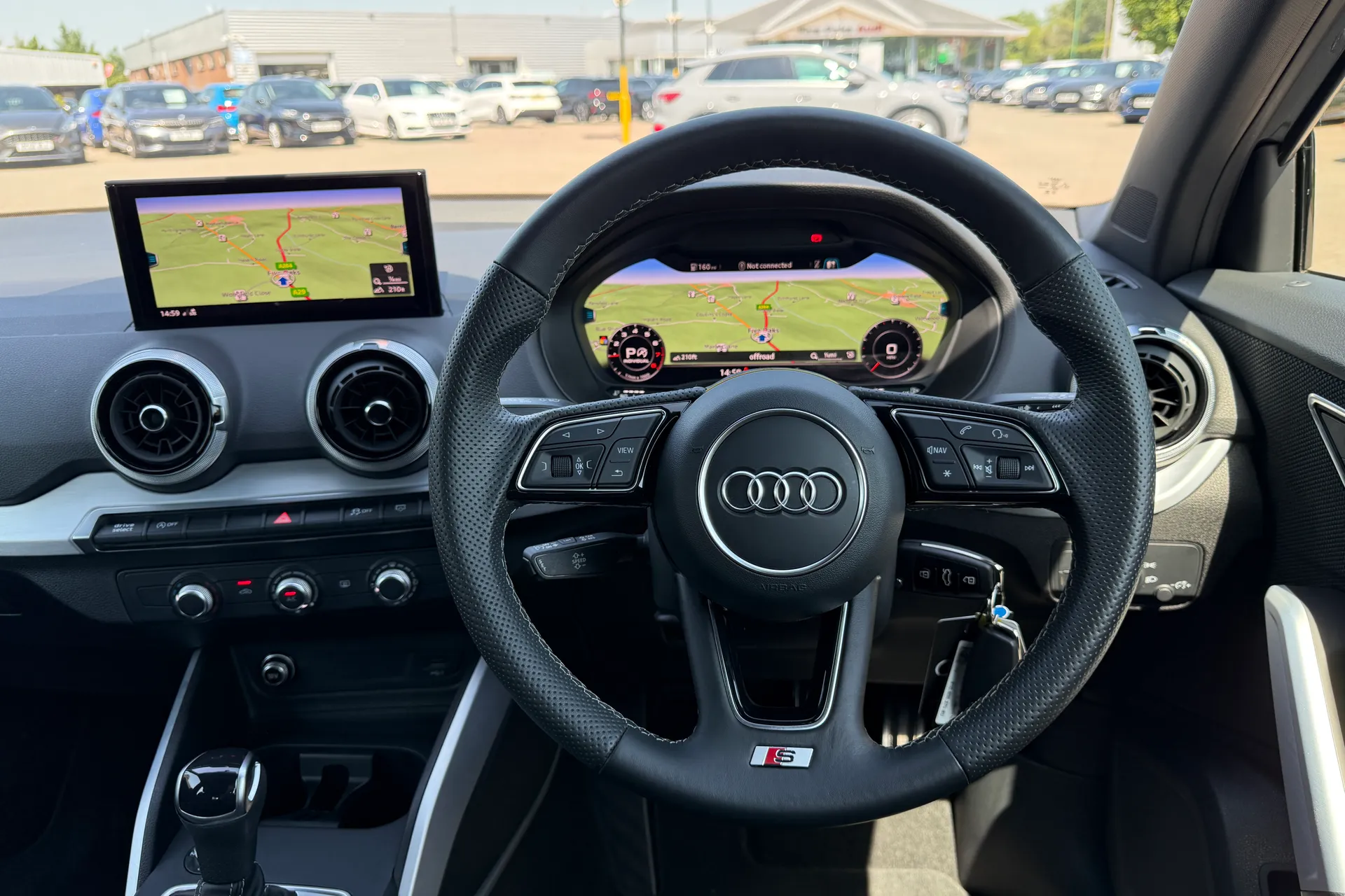 Audi Q2 thumbnail image number 6
