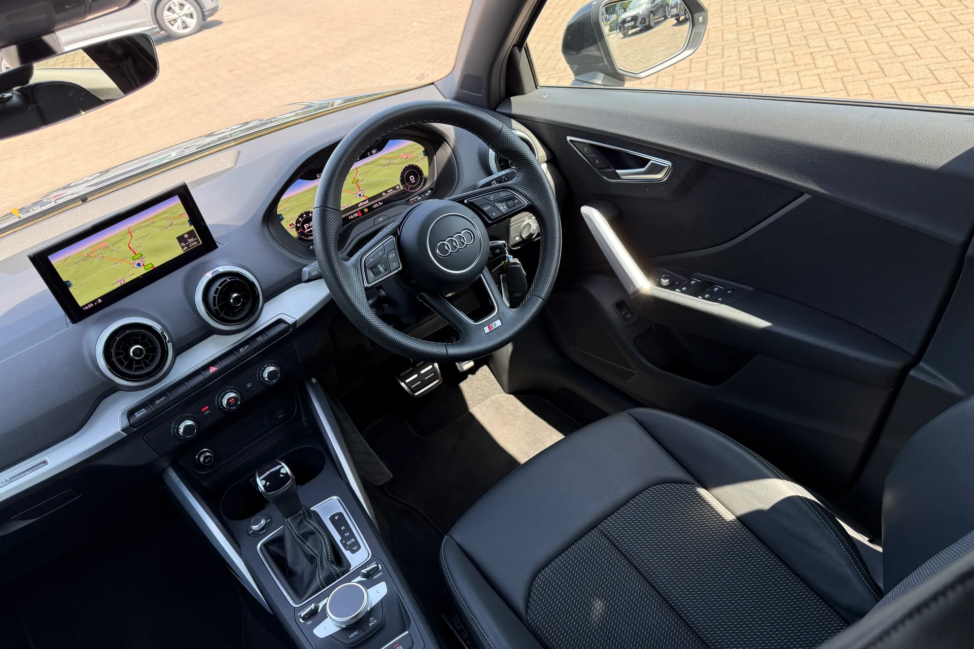 Audi Q2 thumbnail image number 39