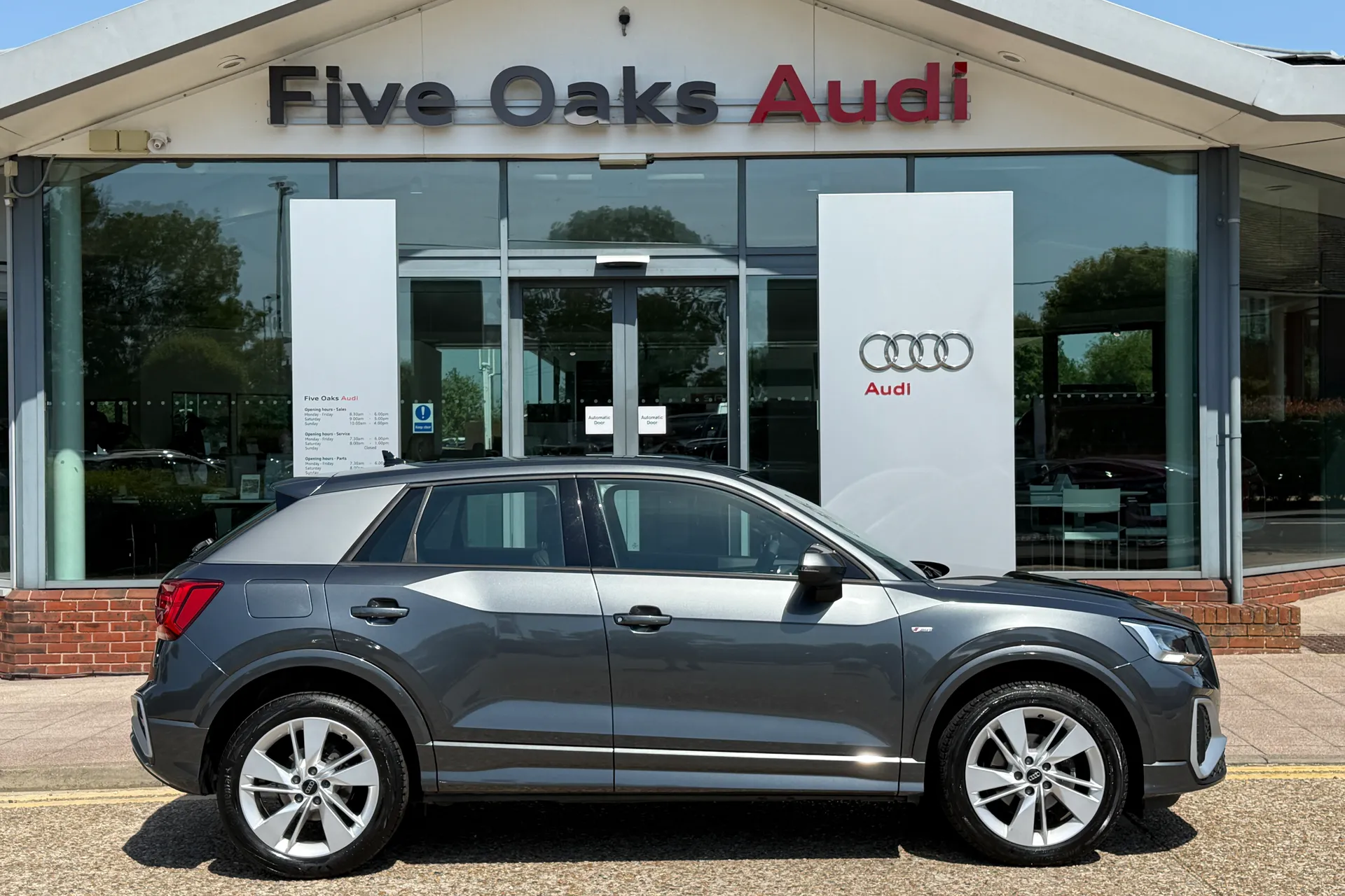 Audi Q2 thumbnail image number 2