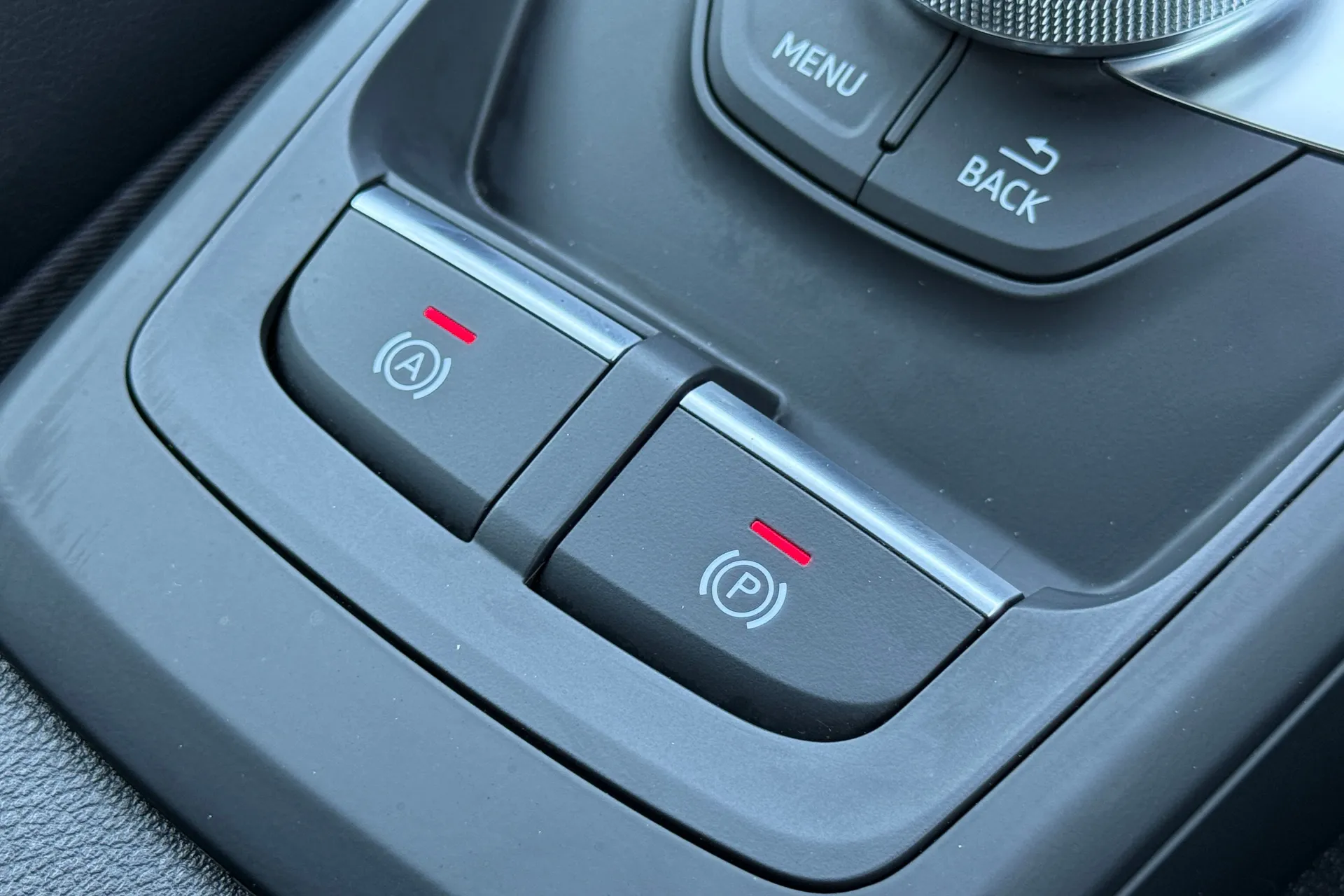 Audi Q2 thumbnail image number 38