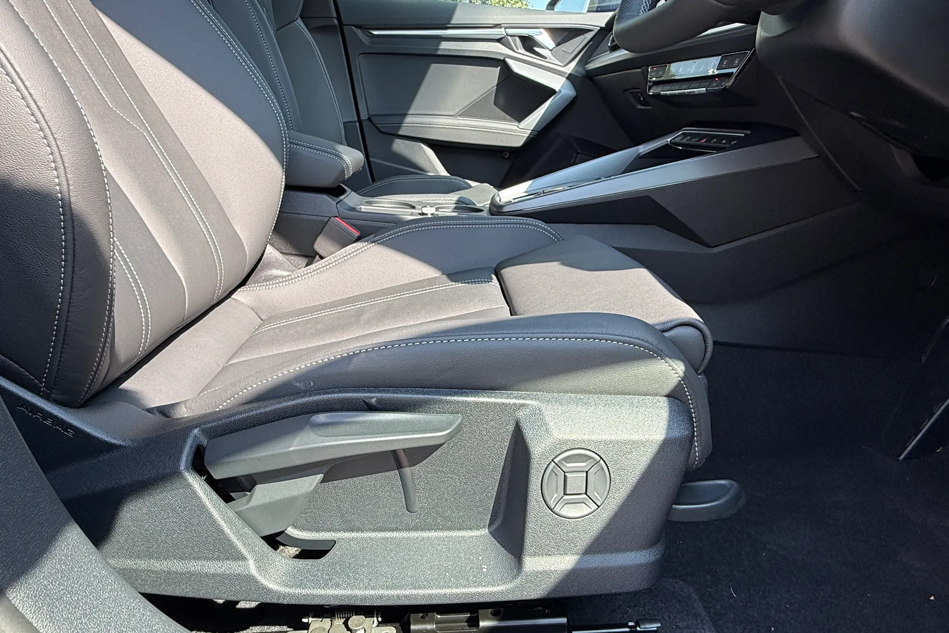 Audi A3 thumbnail image number 31