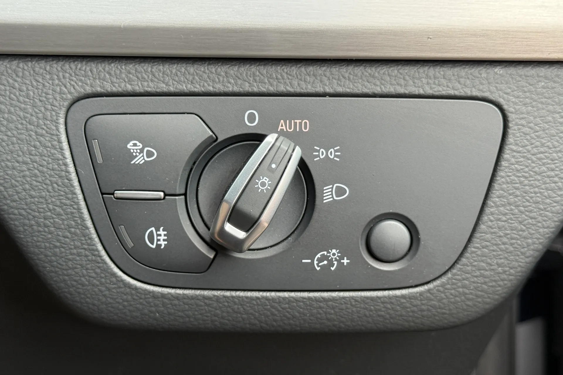 Audi Q5 thumbnail image number 17