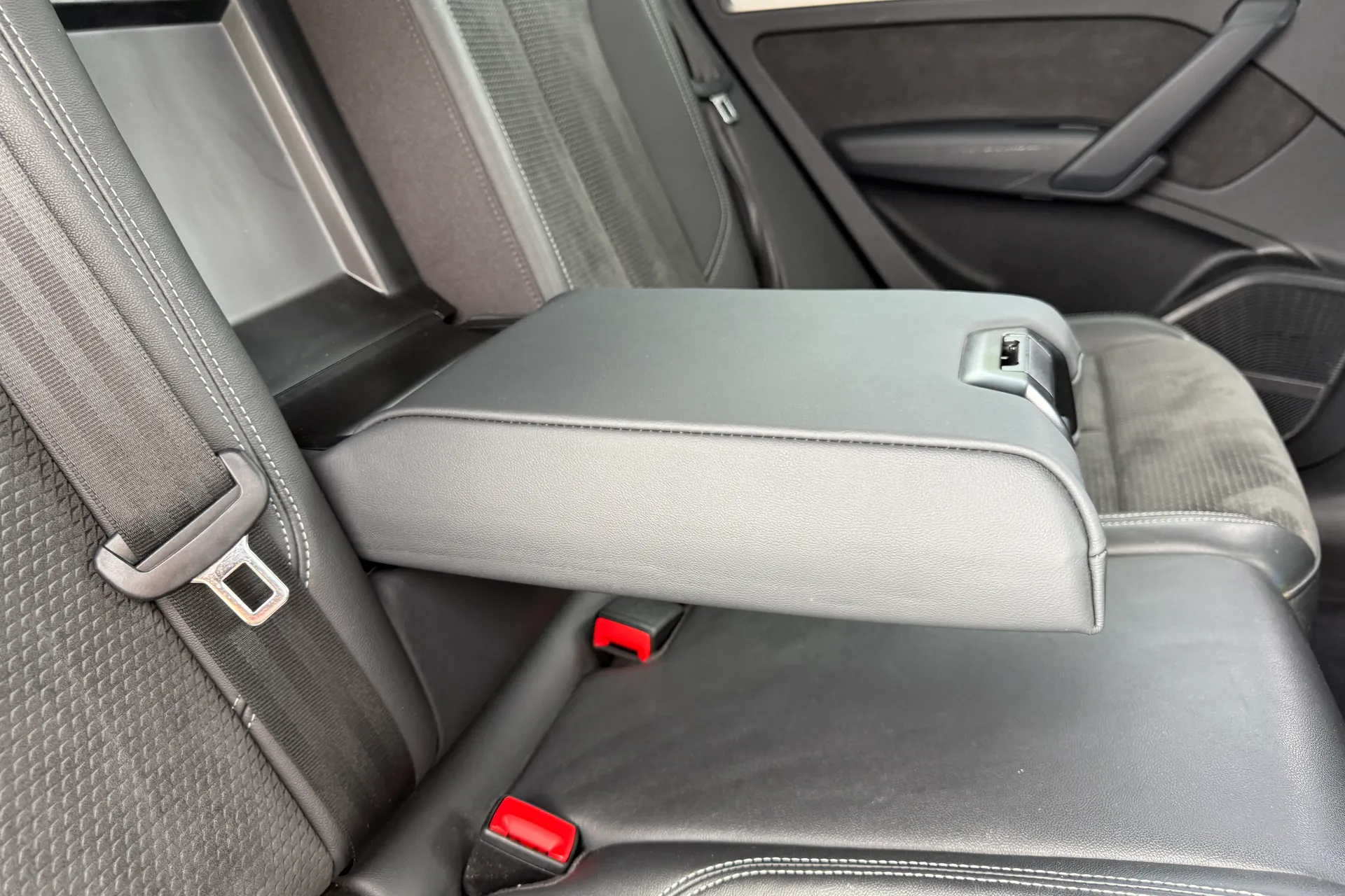 Audi Q5 thumbnail image number 39