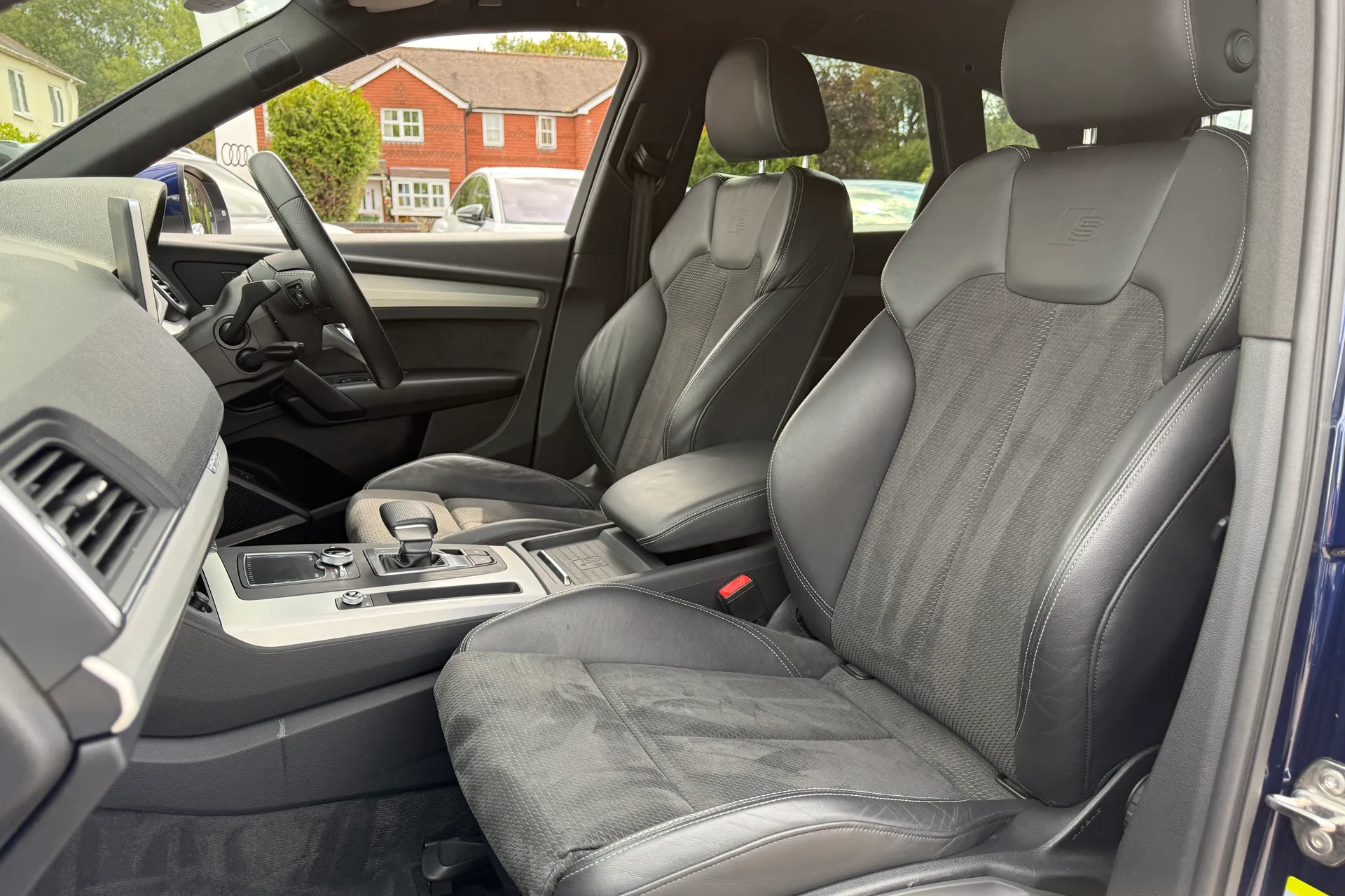 Audi Q5 thumbnail image number 24