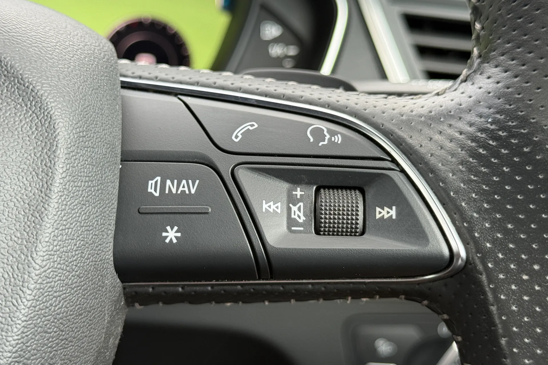Audi Q5 thumbnail image number 16