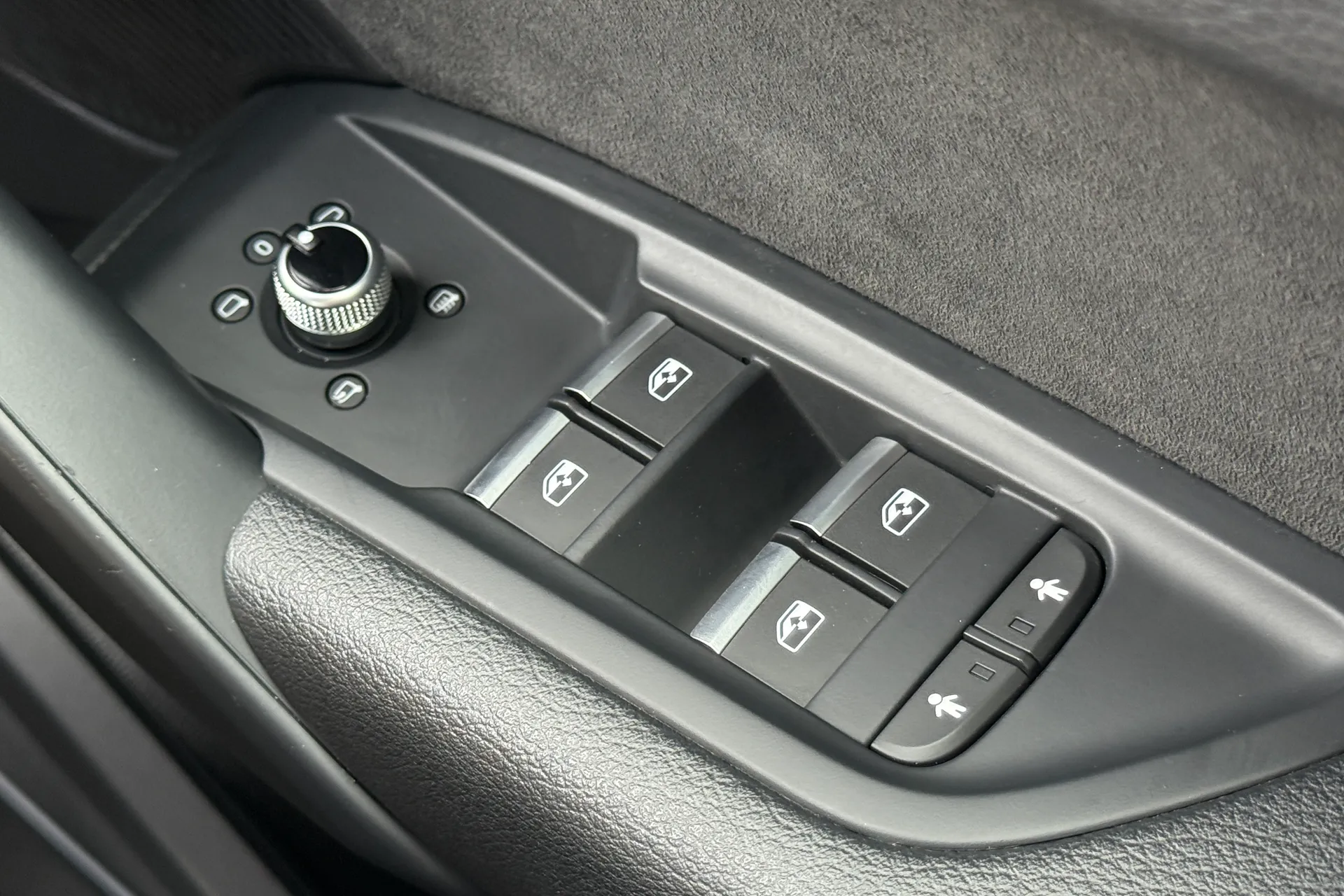 Audi Q5 thumbnail image number 13