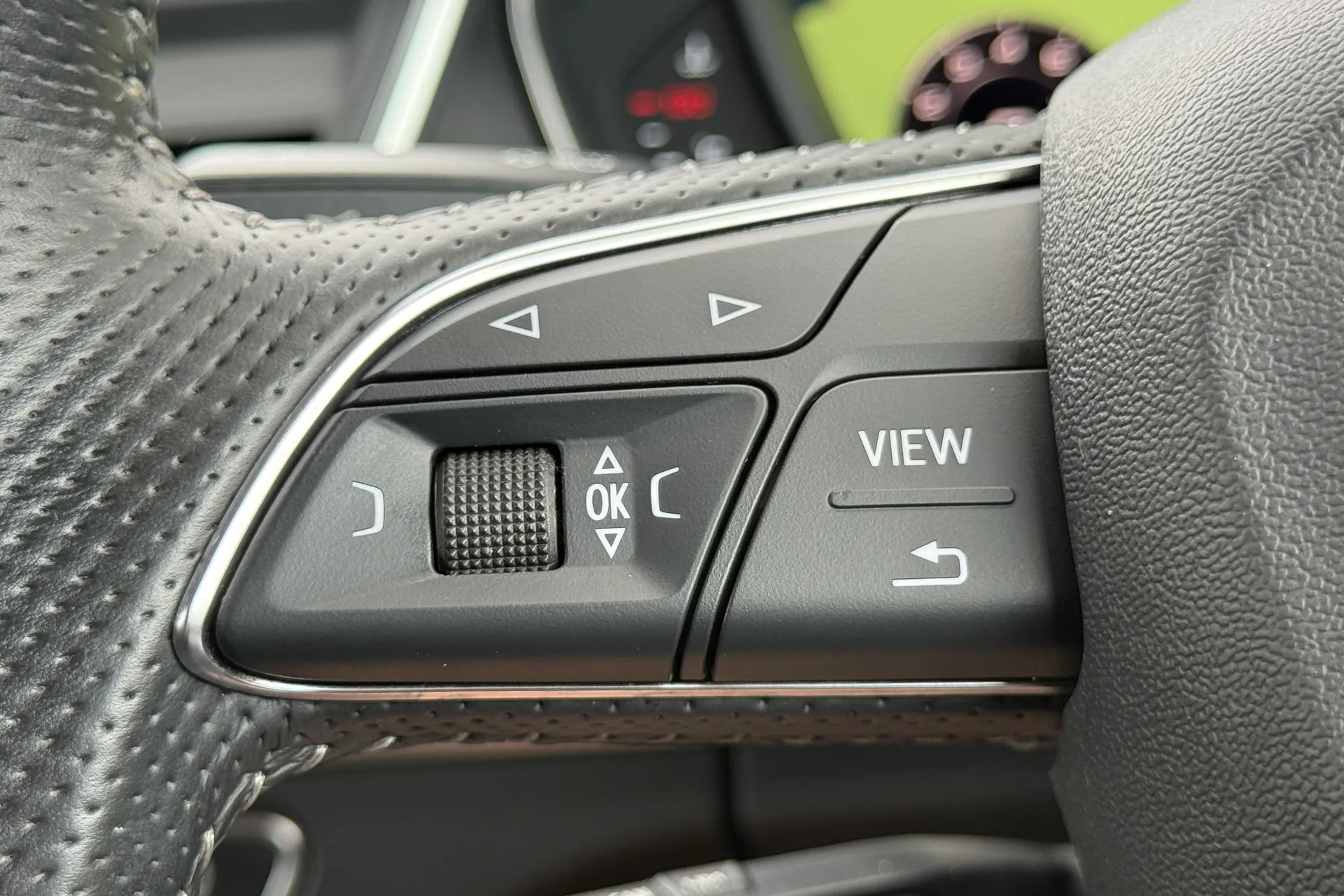 Audi Q5 thumbnail image number 15