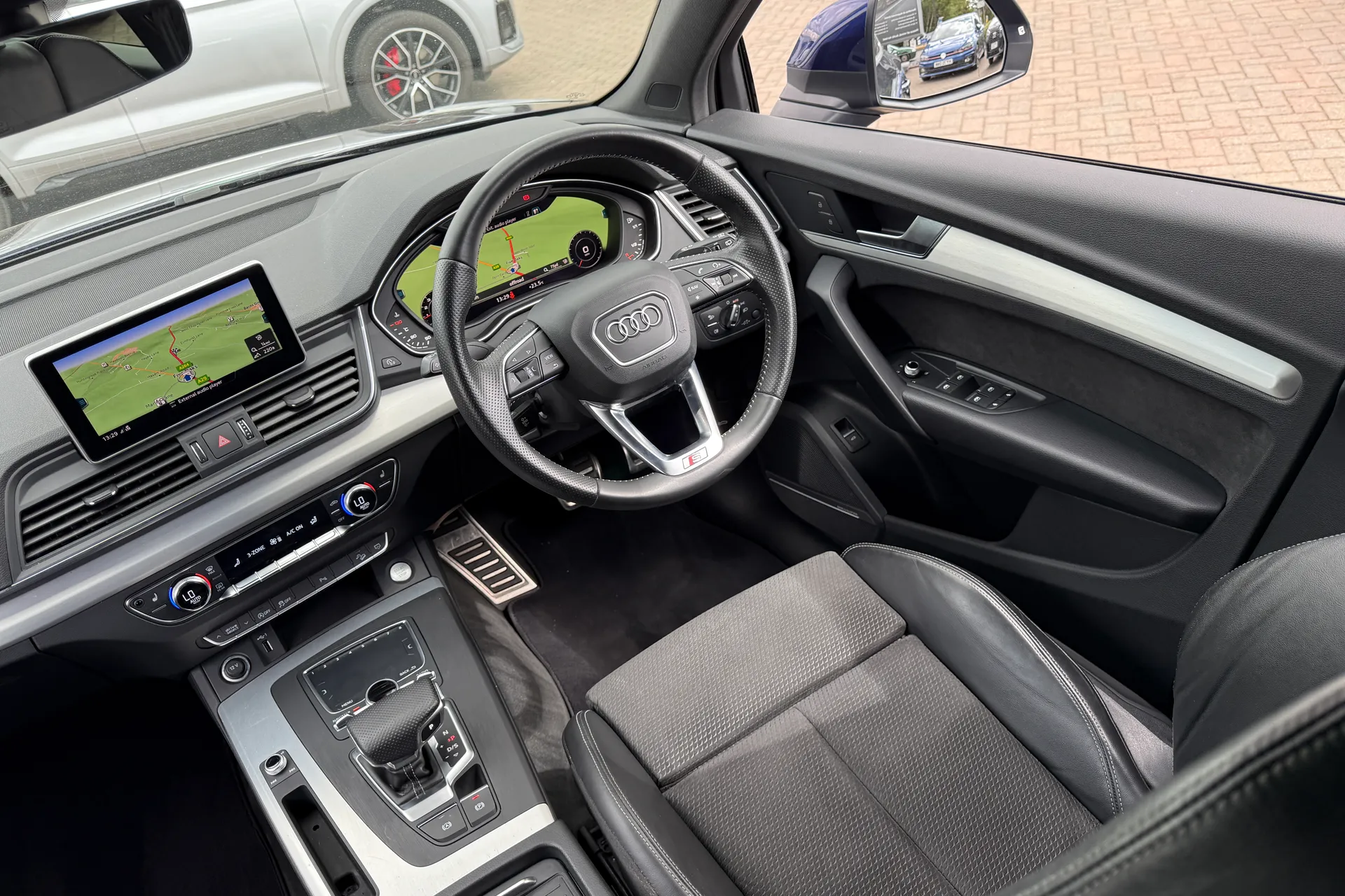 Audi Q5 thumbnail image number 35