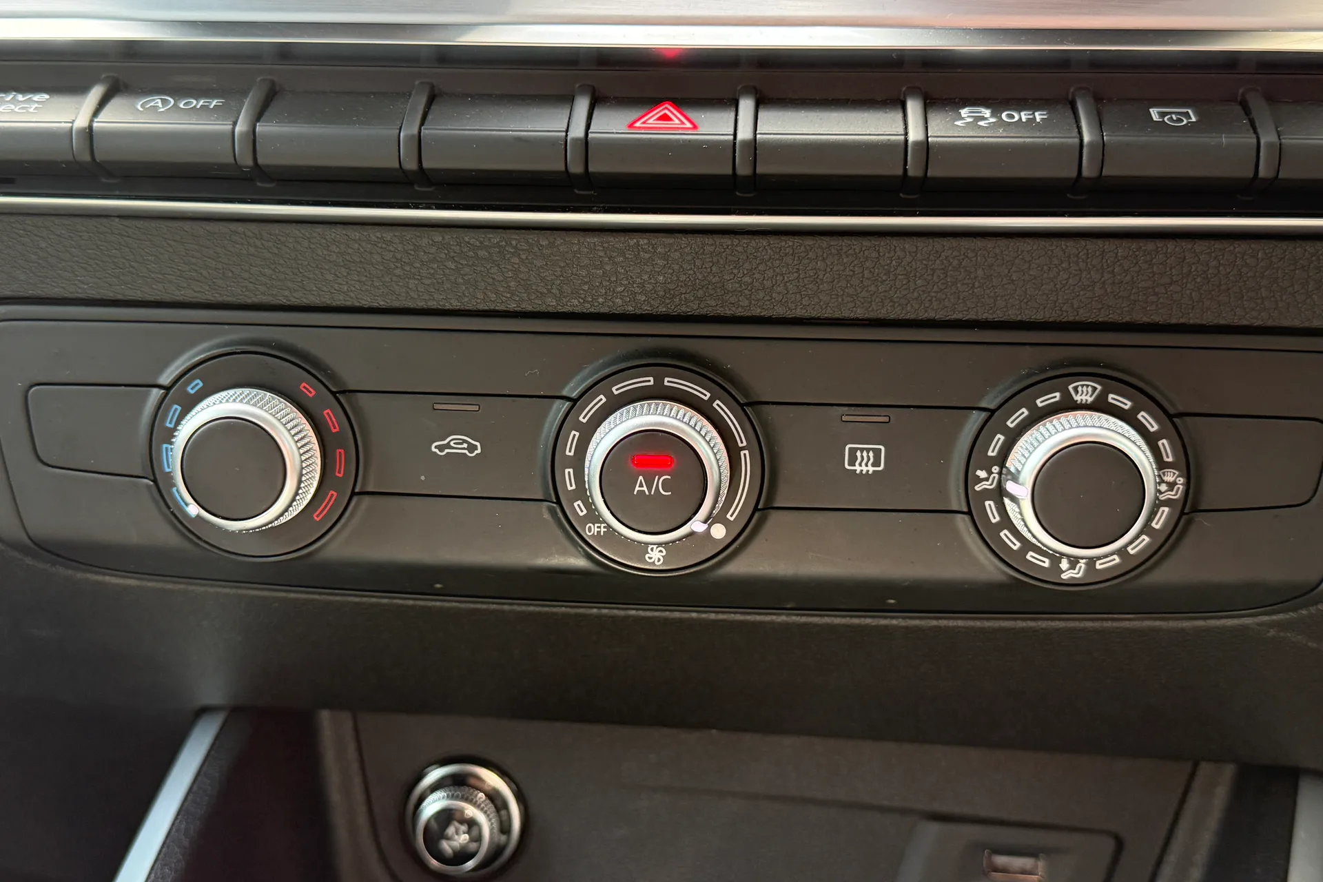 Audi Q2 thumbnail image number 11