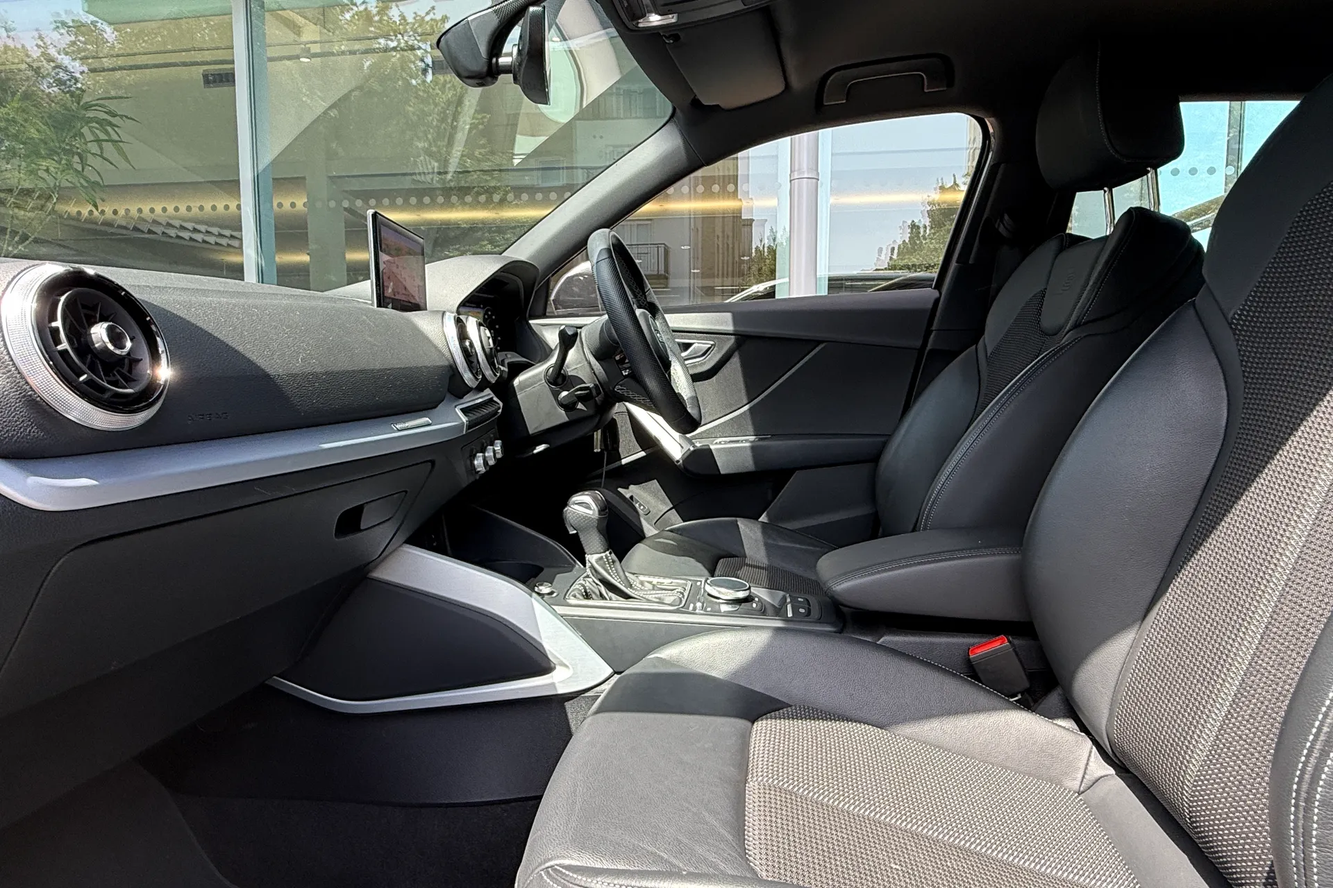 Audi Q2 thumbnail image number 52