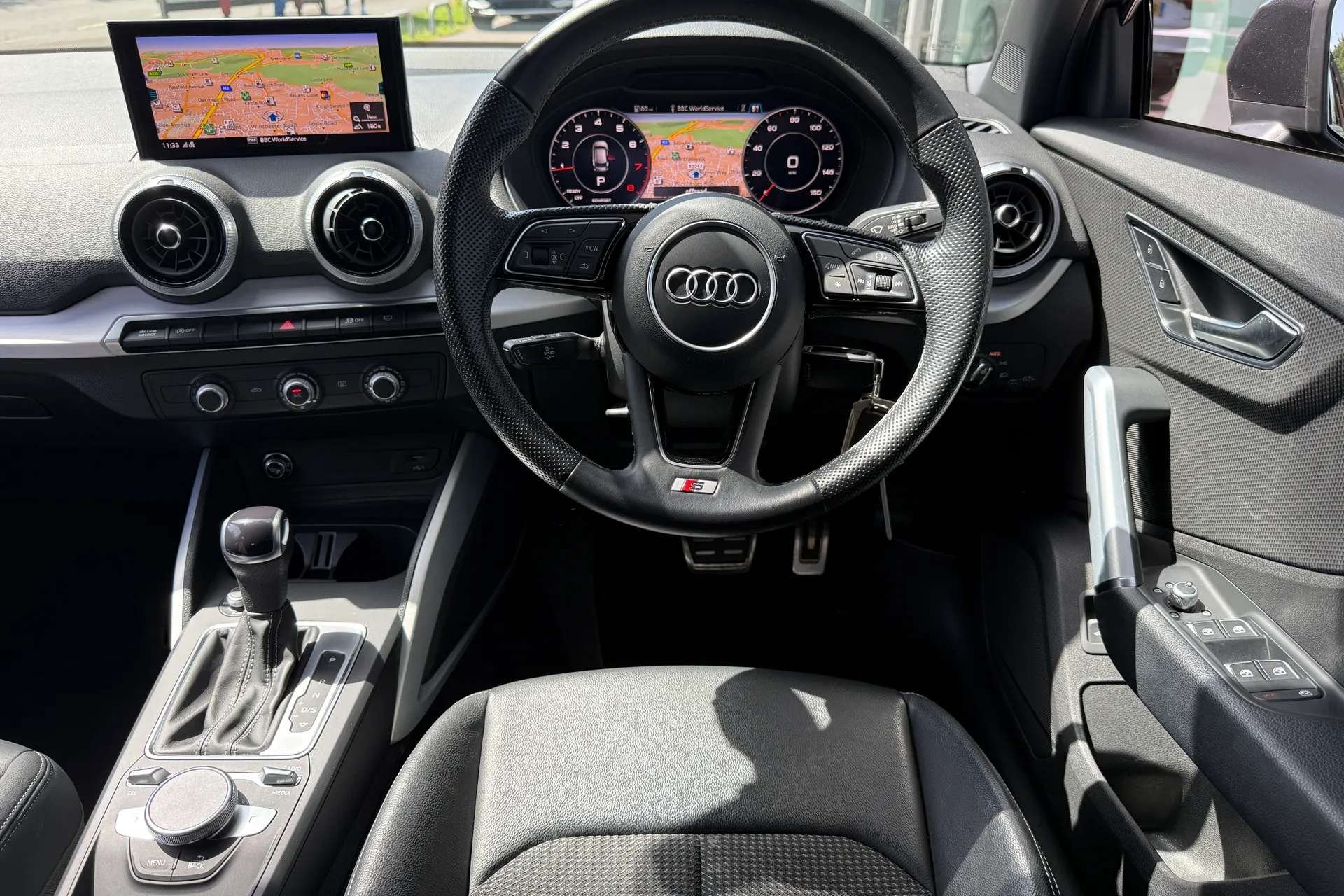 Audi Q2 thumbnail image number 39