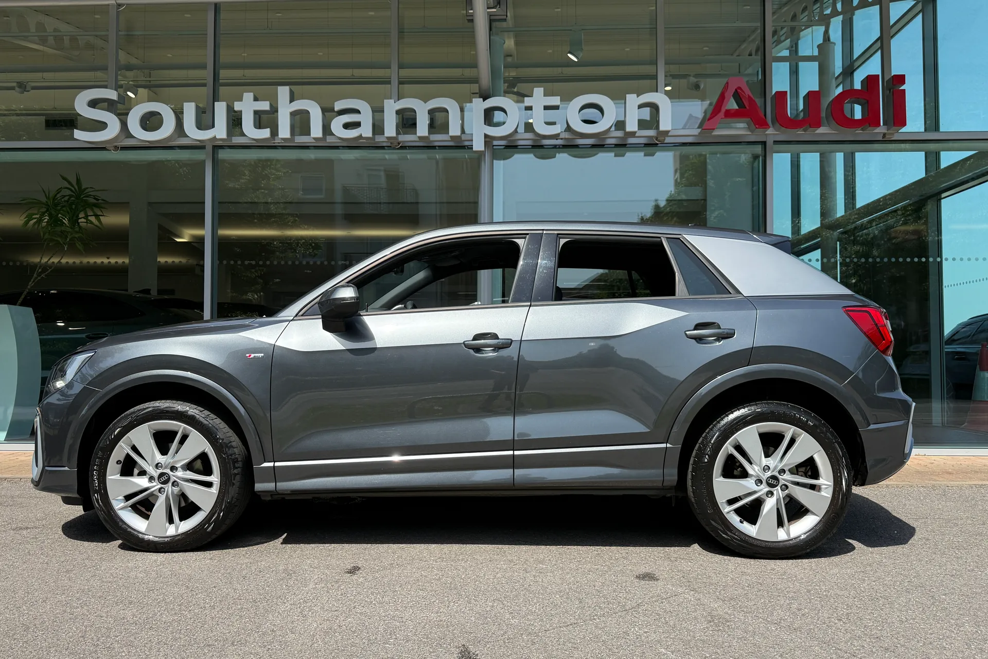 Audi Q2 thumbnail image number 48