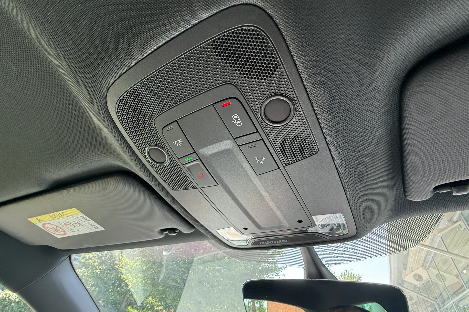 Audi Q2 thumbnail image number 28