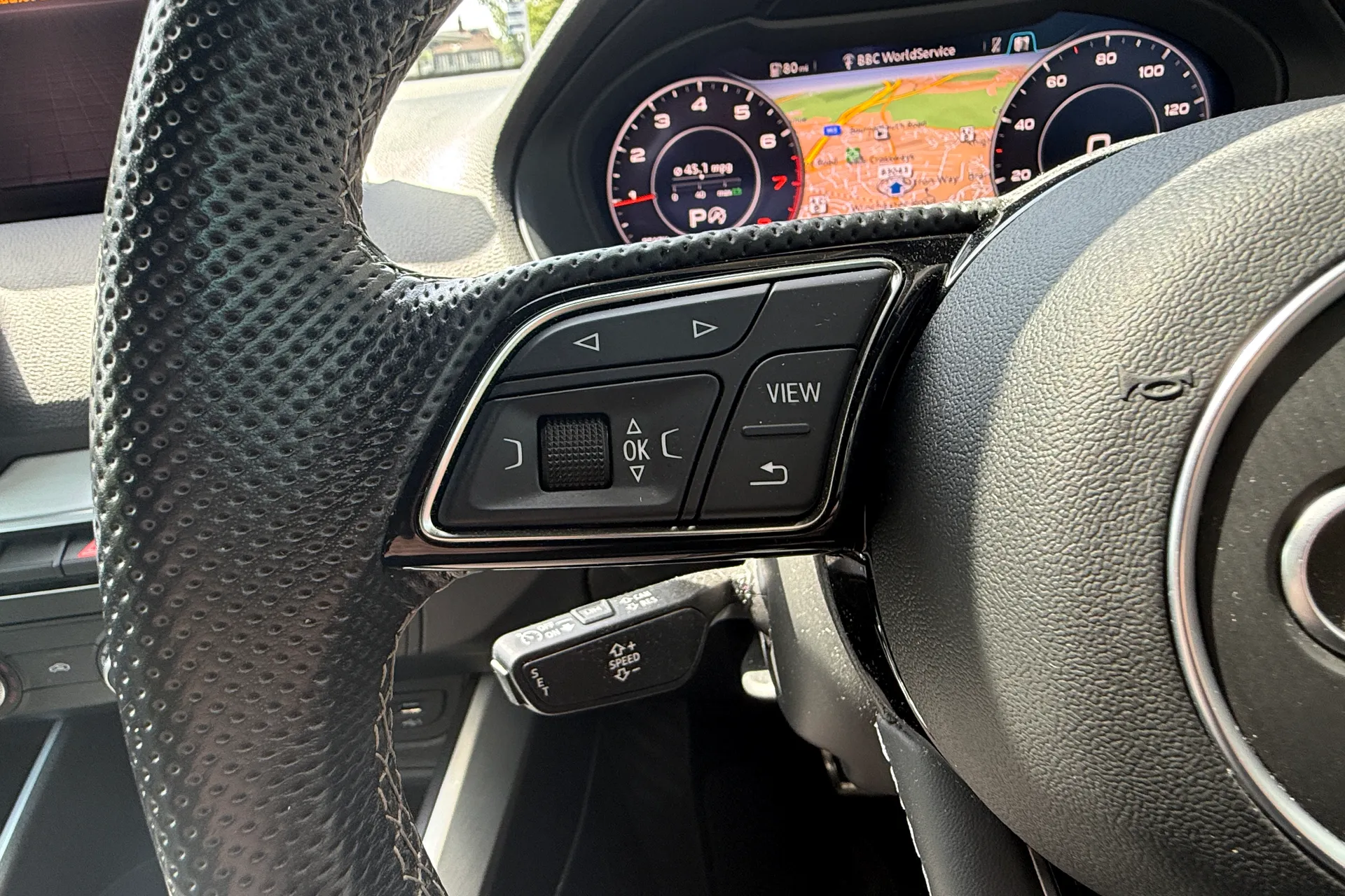 Audi Q2 thumbnail image number 17