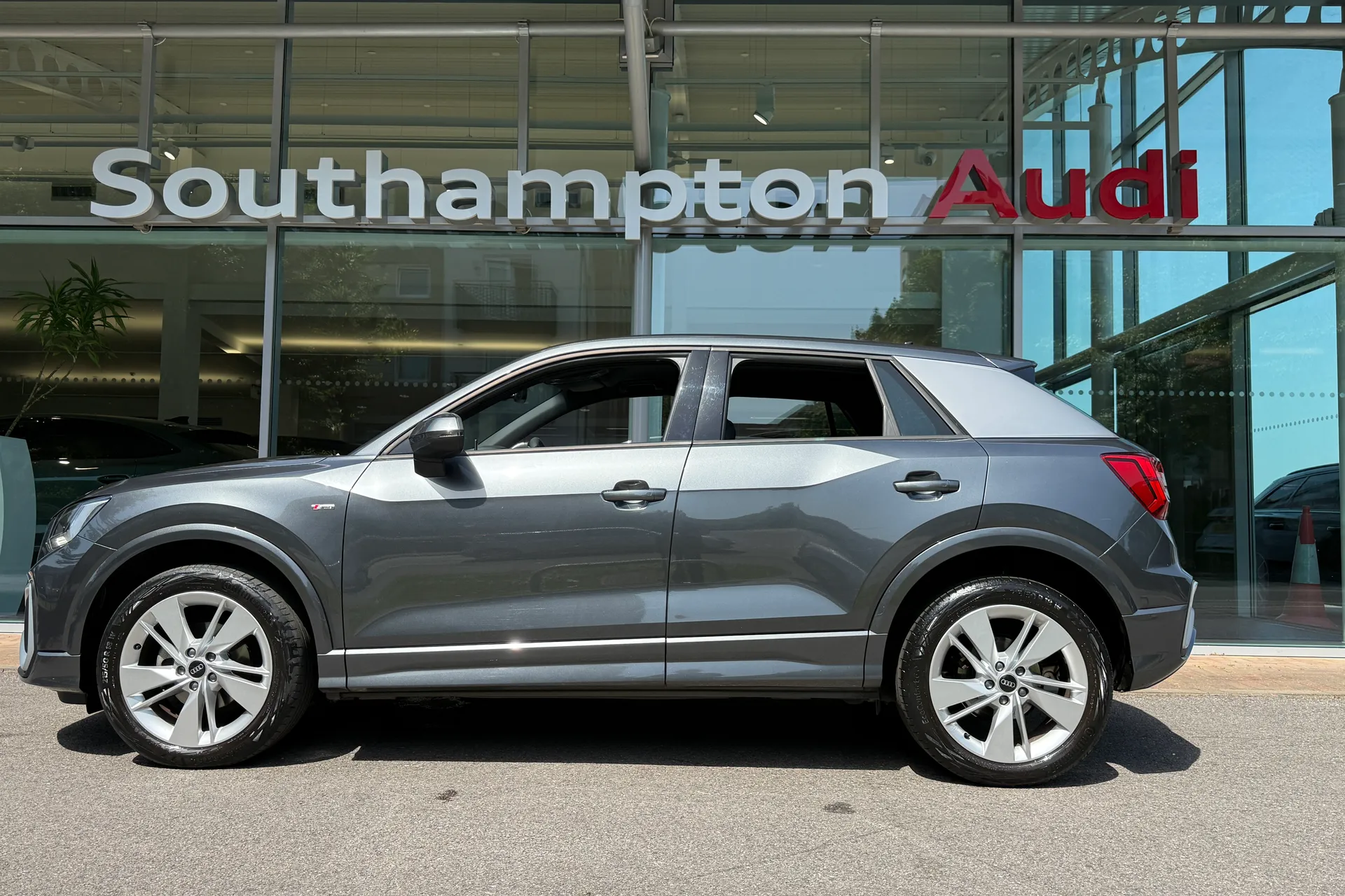 Audi Q2 thumbnail image number 47