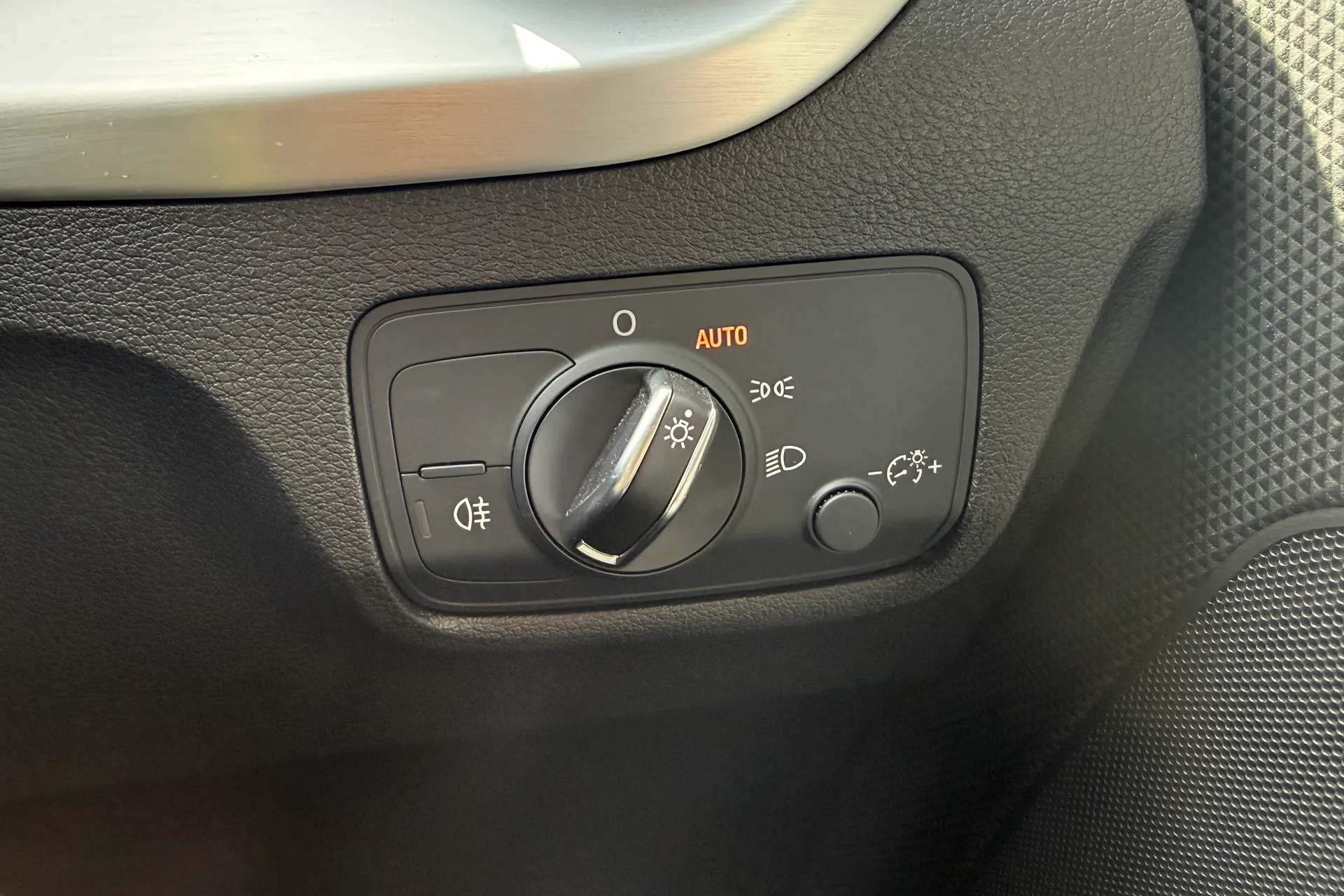 Audi Q2 thumbnail image number 20