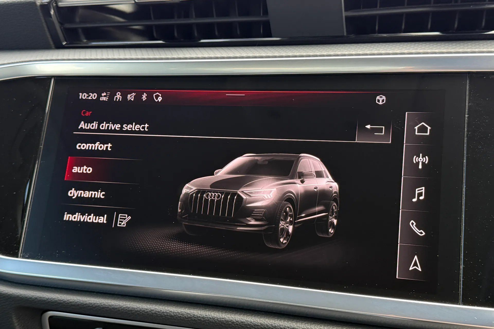Audi Q3 thumbnail image number 10