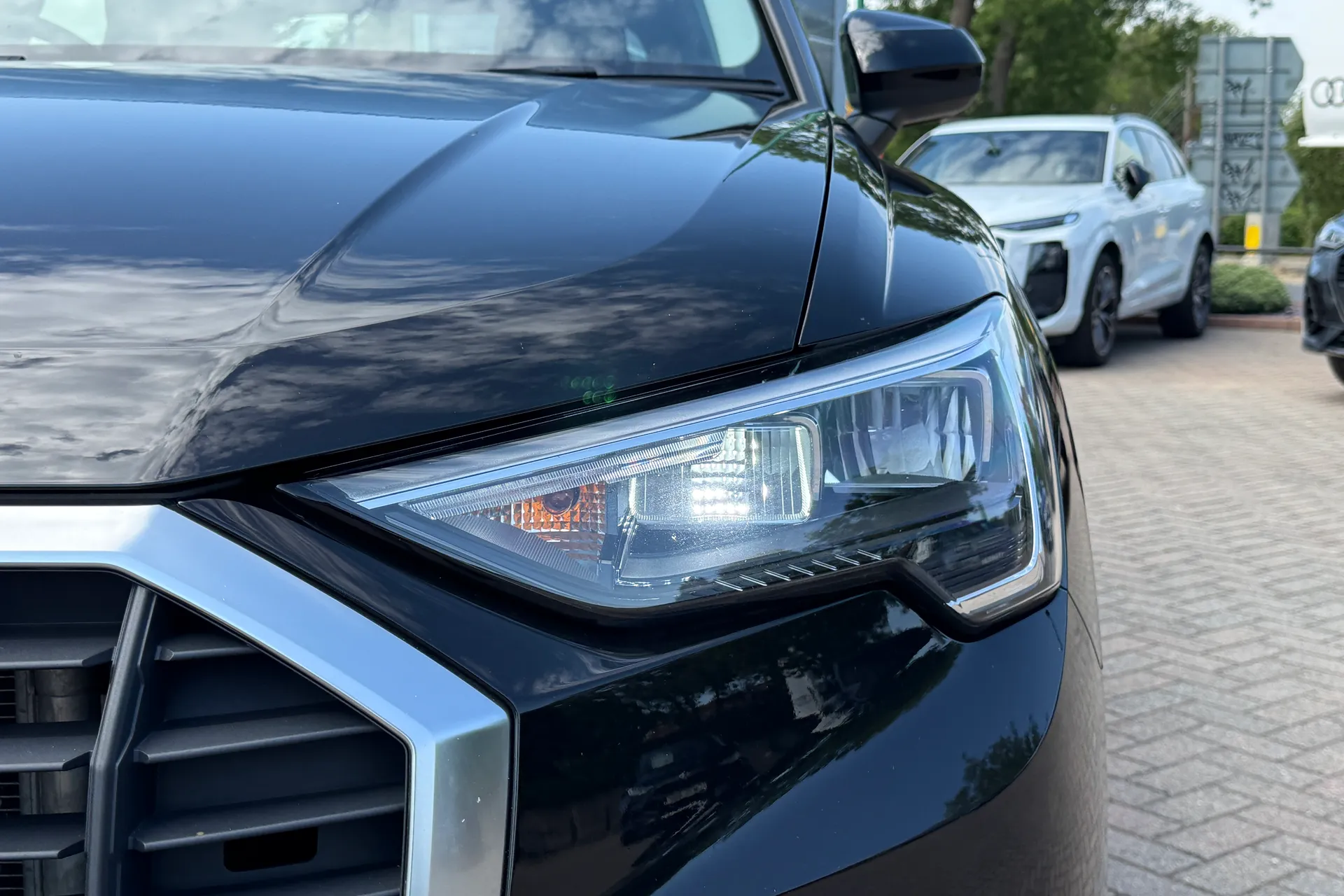 Audi Q3 thumbnail image number 50