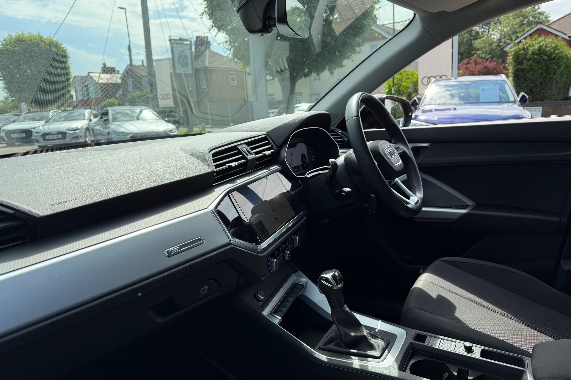 Audi Q3 thumbnail image number 27