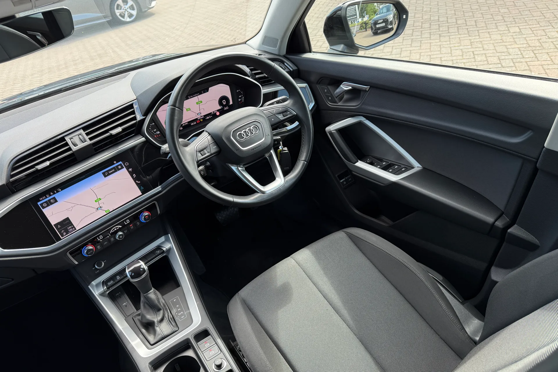 Audi Q3 thumbnail image number 40