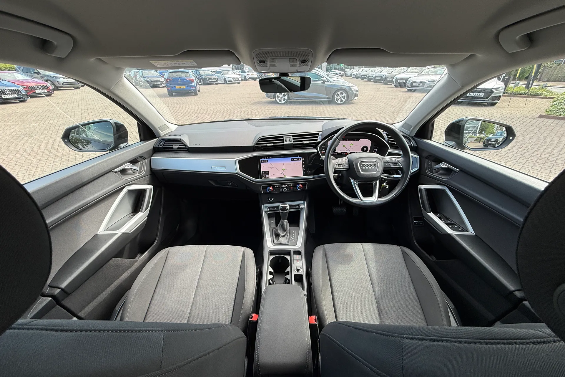 Audi Q3 thumbnail image number 3